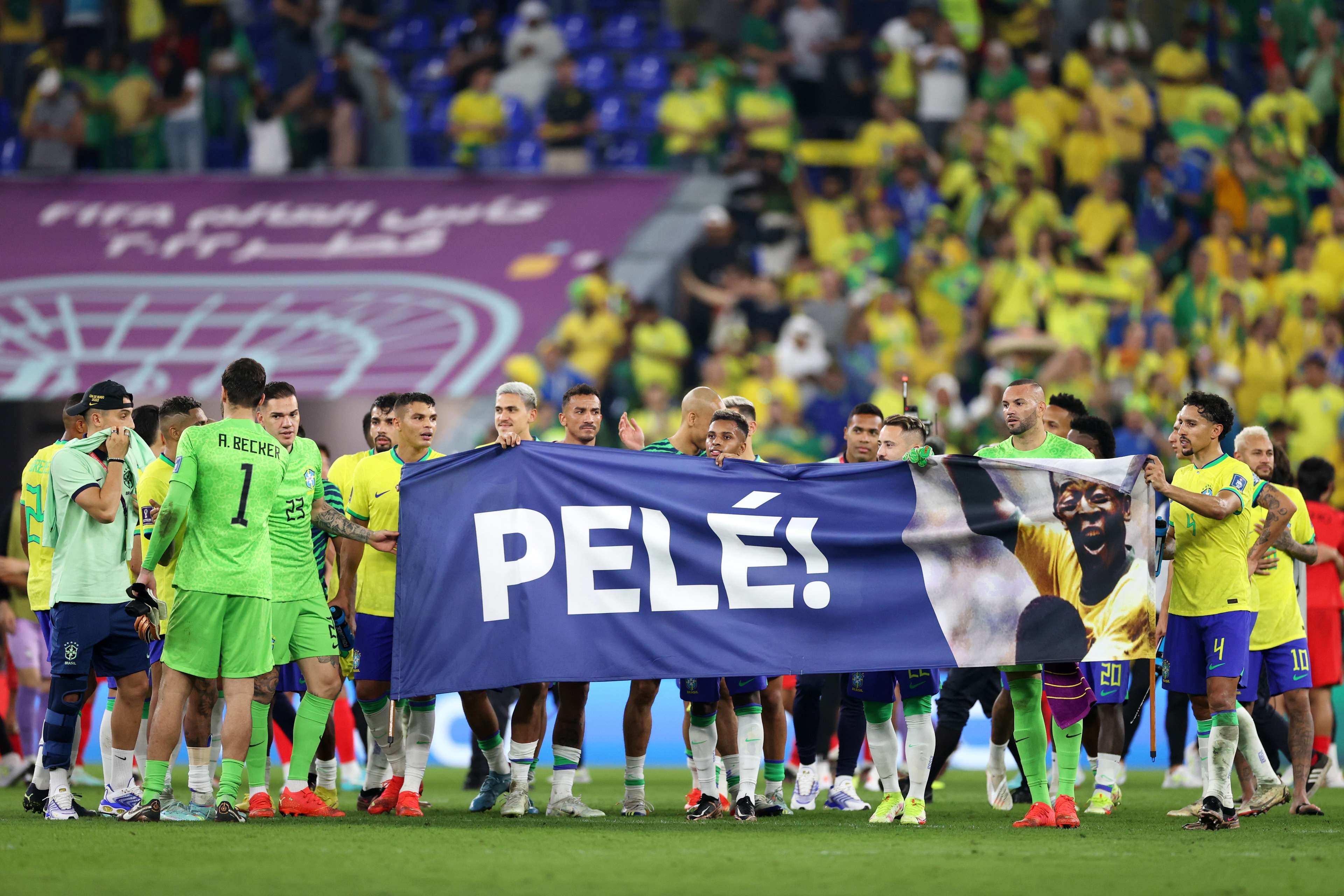 Brazil squad Pele tribute