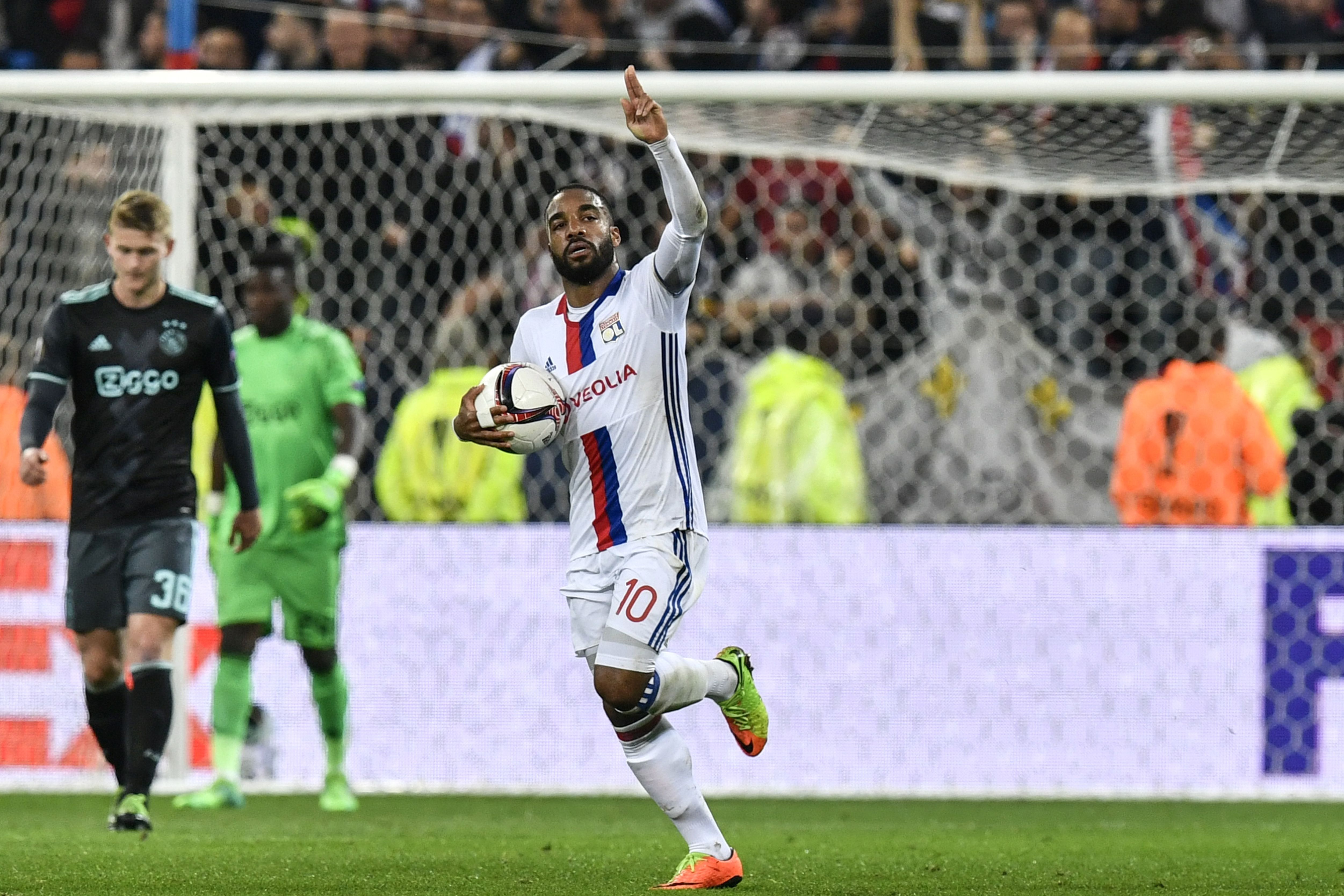 Ajax Lyon Europa League