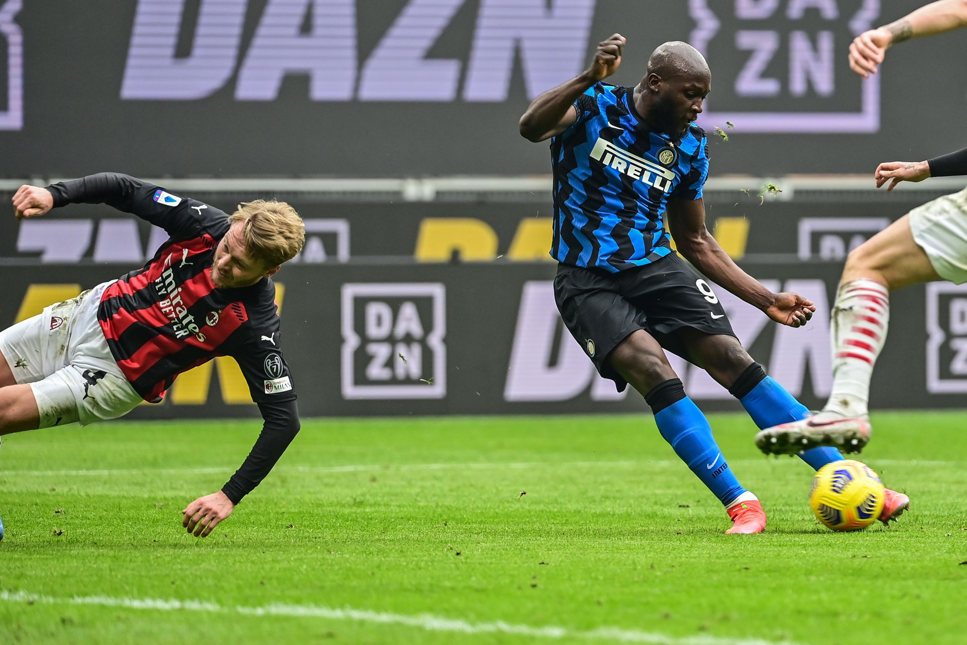 Lukaku vs AC Milan Kjaer