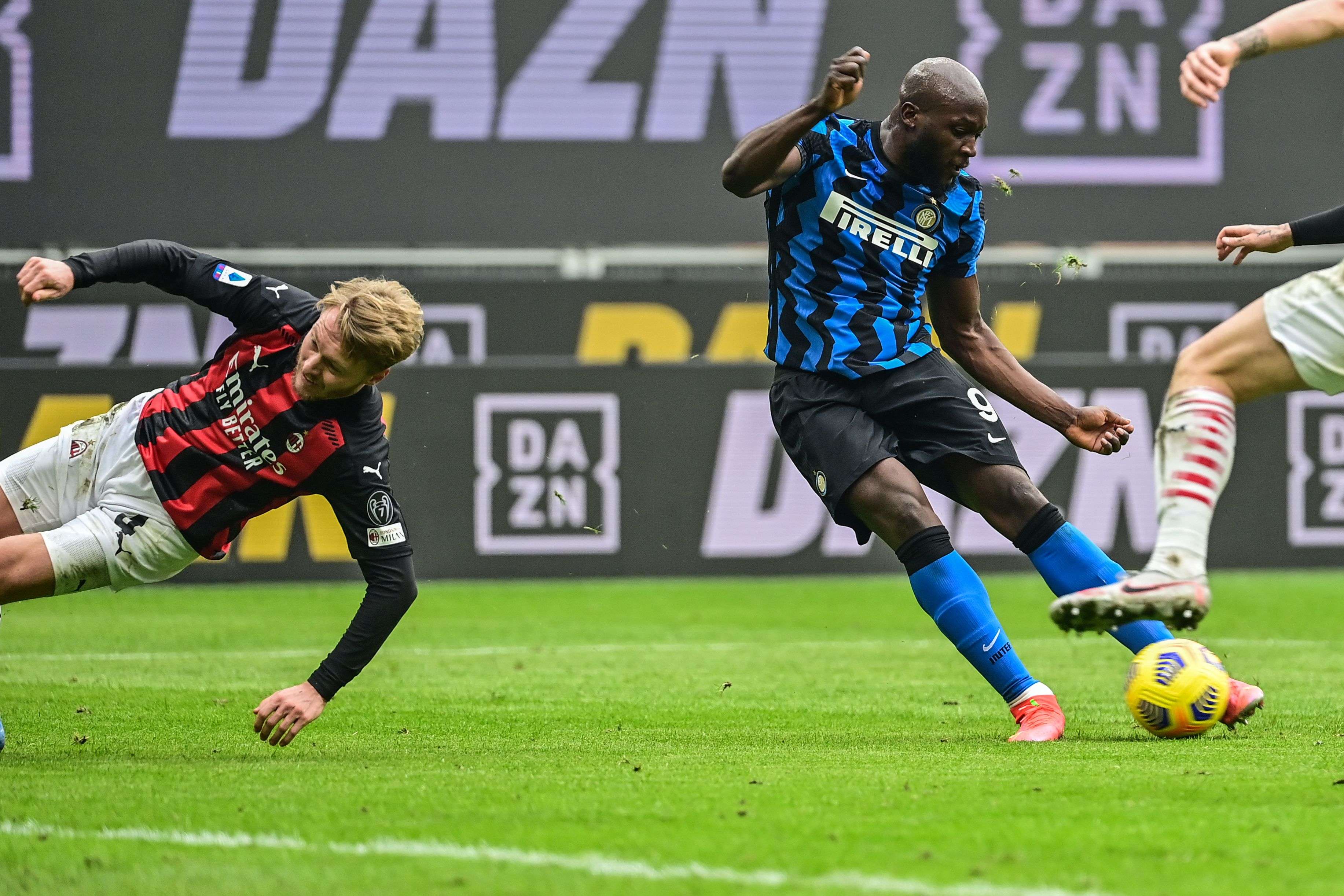 Lukaku vs AC Milan Kjaer