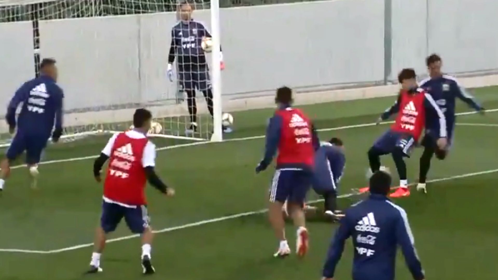 captura golazo Dybala entrenamiento Argentina 19023019