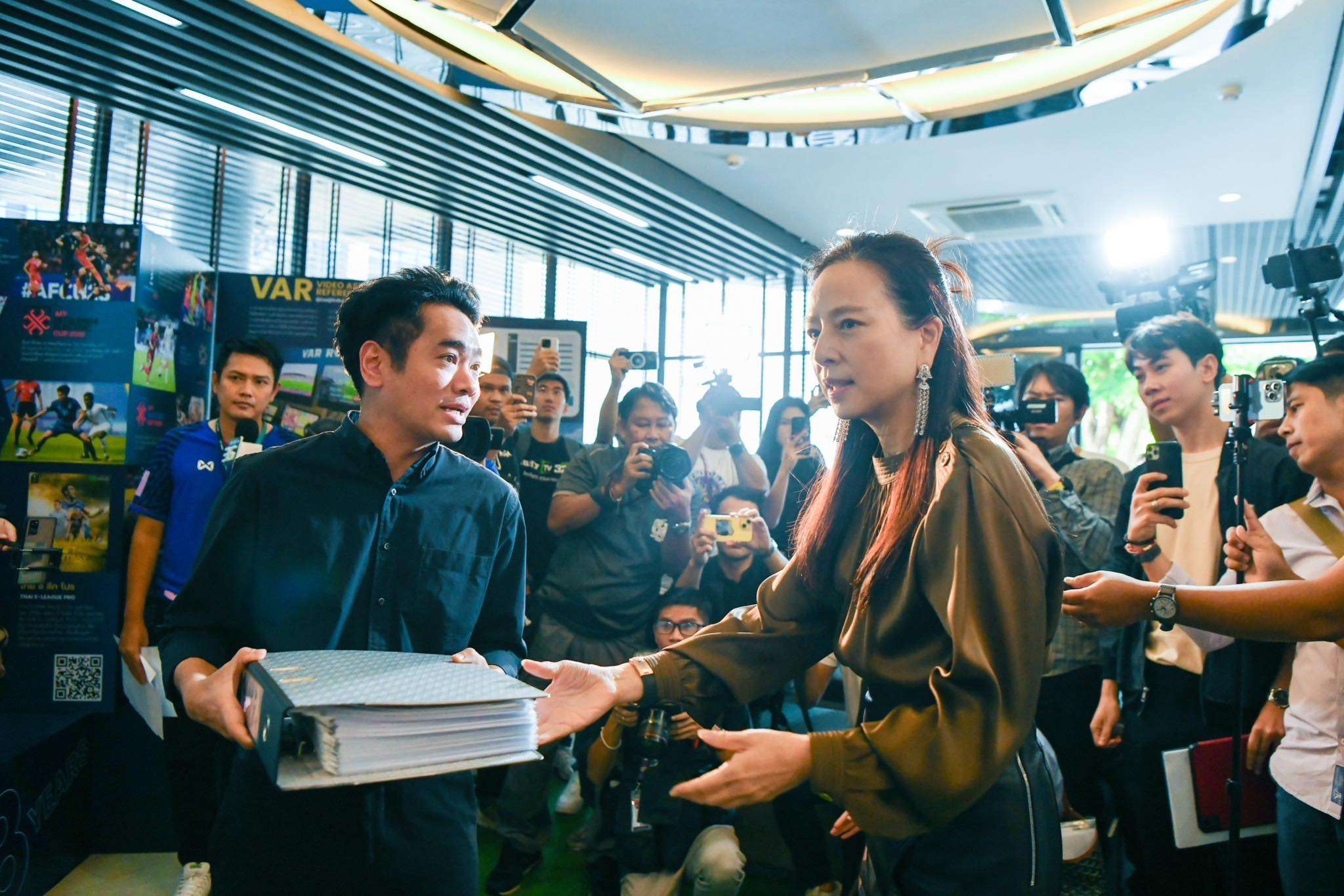 “มาดามแป้ง” นวลพรรณ ล่ำซำ 3