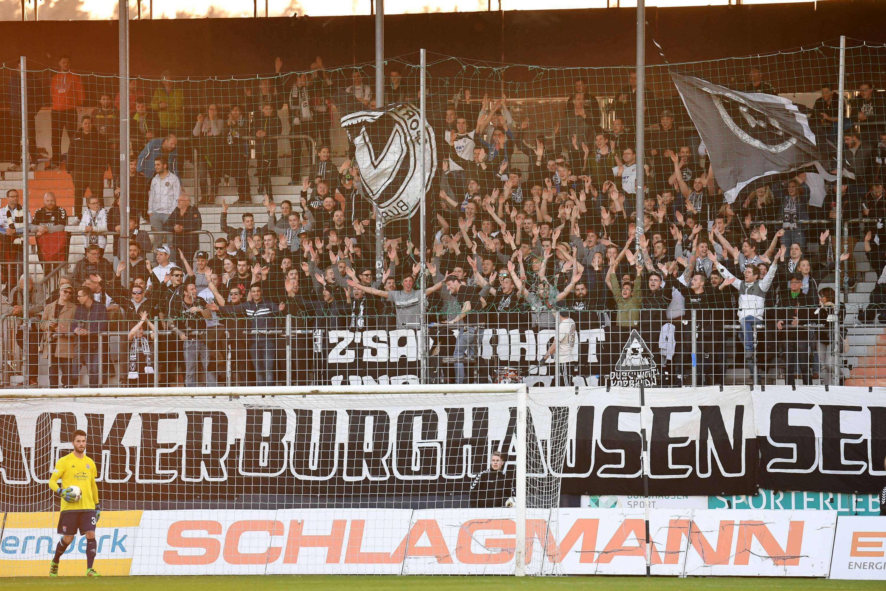 GER ONLY Fans Wacker Burghausen Arena