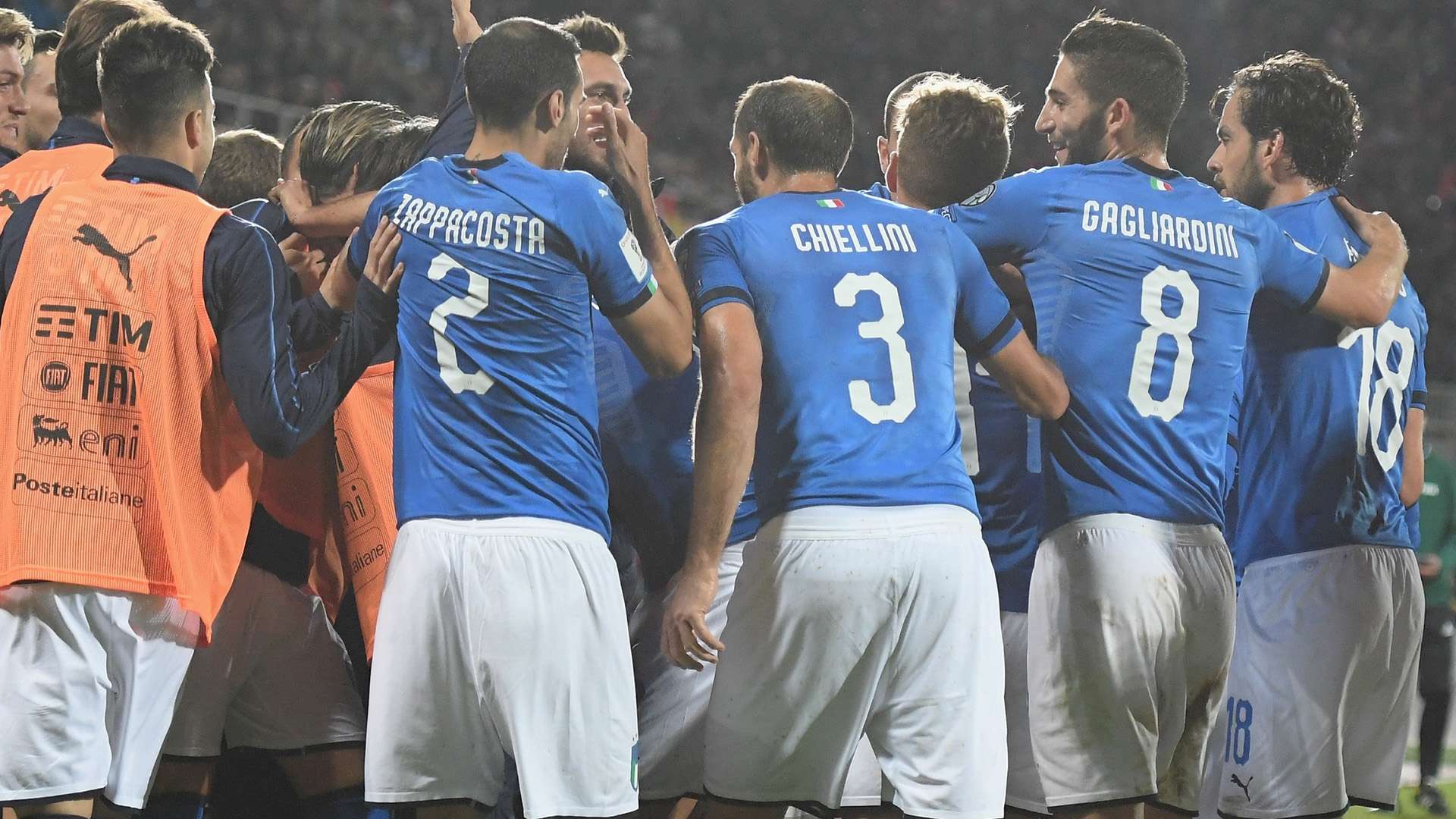 Italy celebrating vs Albania