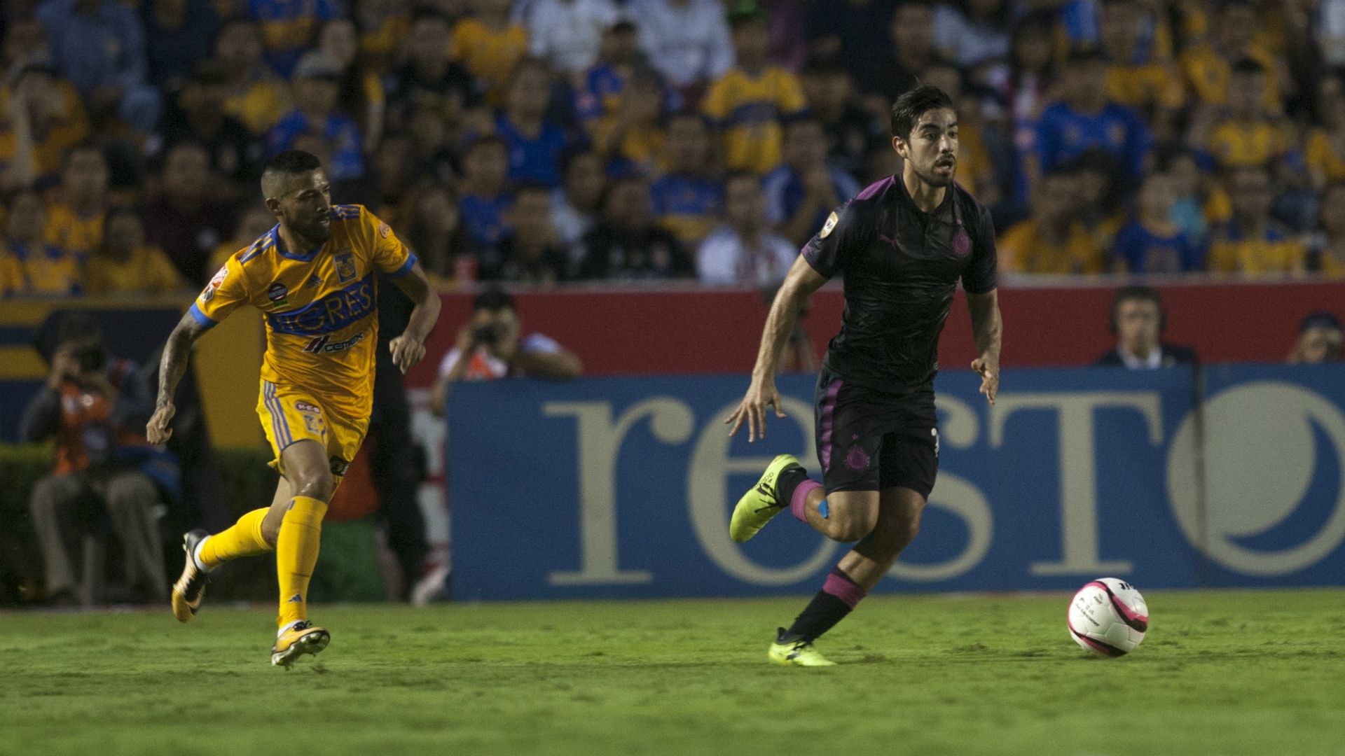 Rodolfo Pizarro Chivas