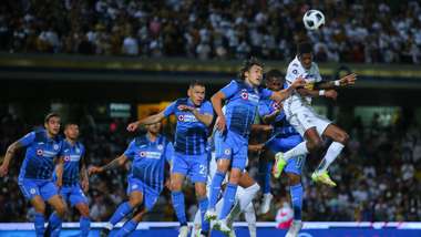 Washington Corozo José Martínez Pumas Cruz Azul Apertura 2021