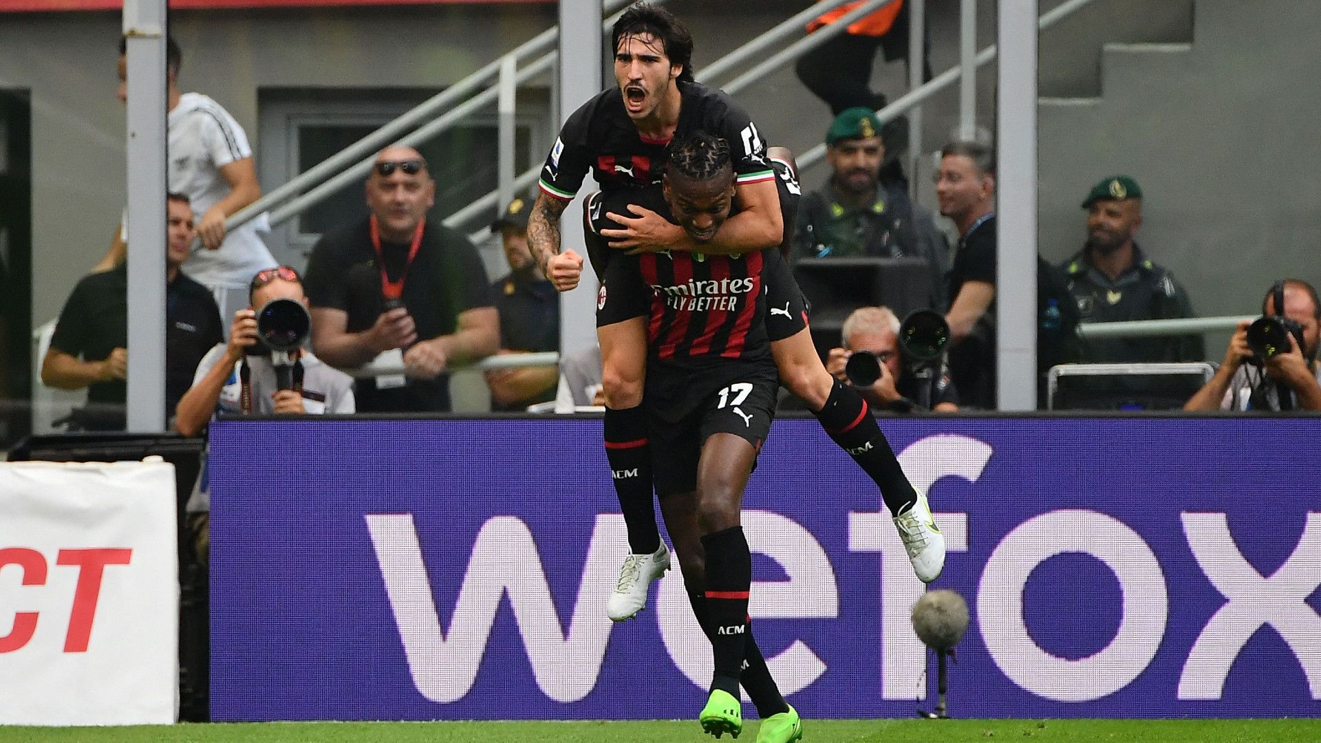 Tonali Rafael Leao Celebrate Milan Inter Serie A