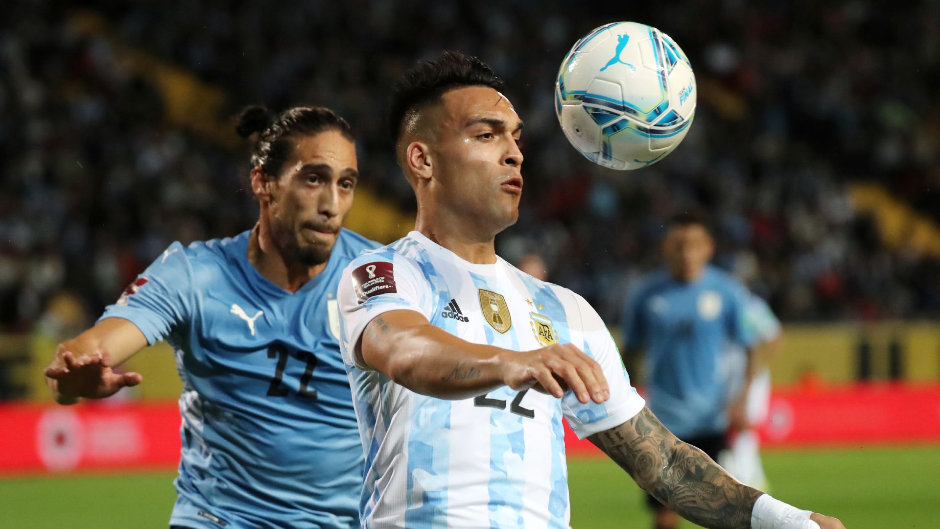 Lautaro Martinez Martin Caceres Argentina Uruguay Eliminatorias 121121