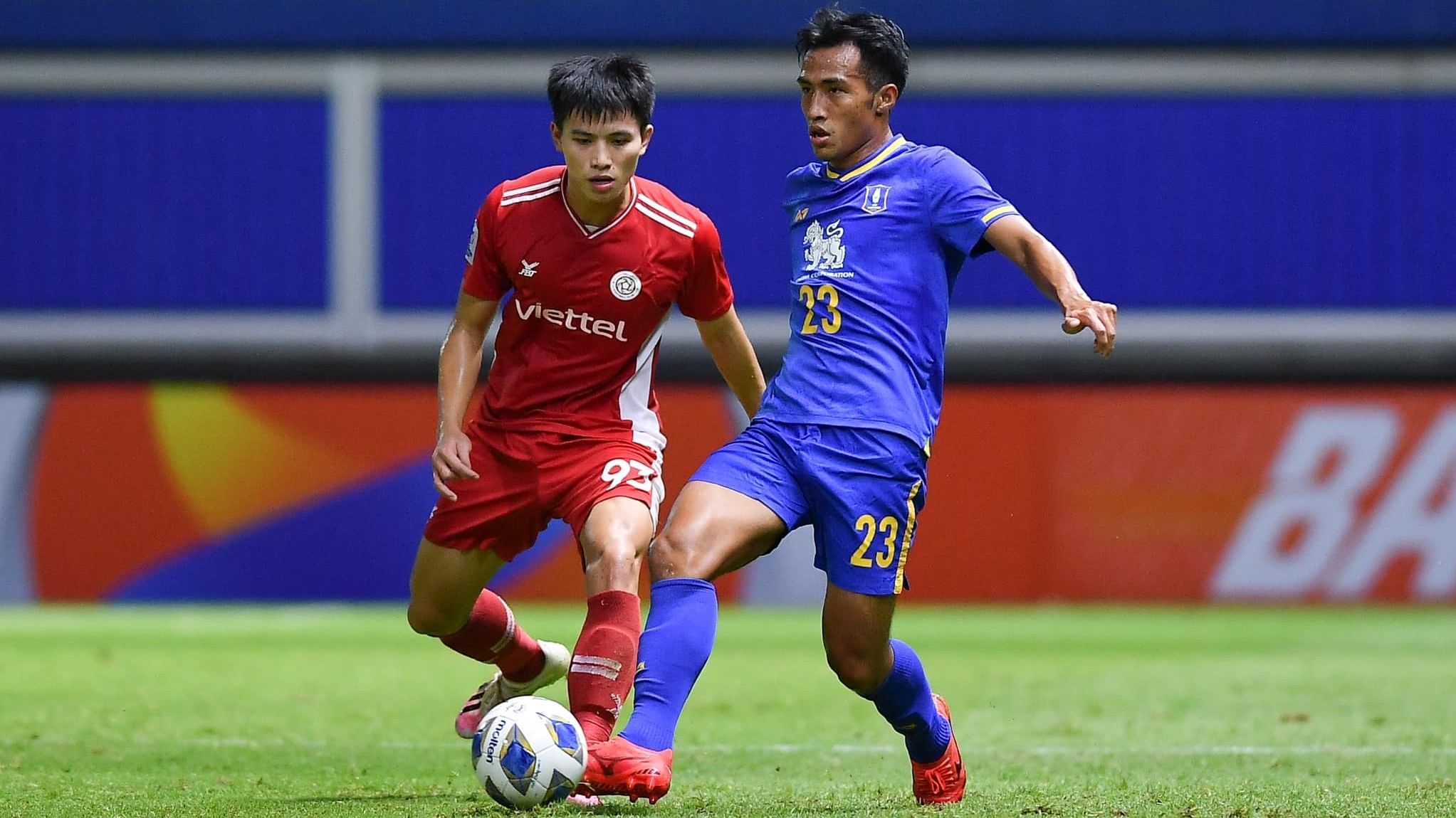 Nguyen Thanh Binh BG Pathum United vs Viettel AFC Champions League 2021