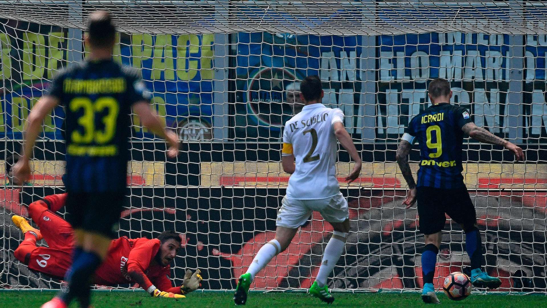 Maurio Icardi Inter AC Milan derby