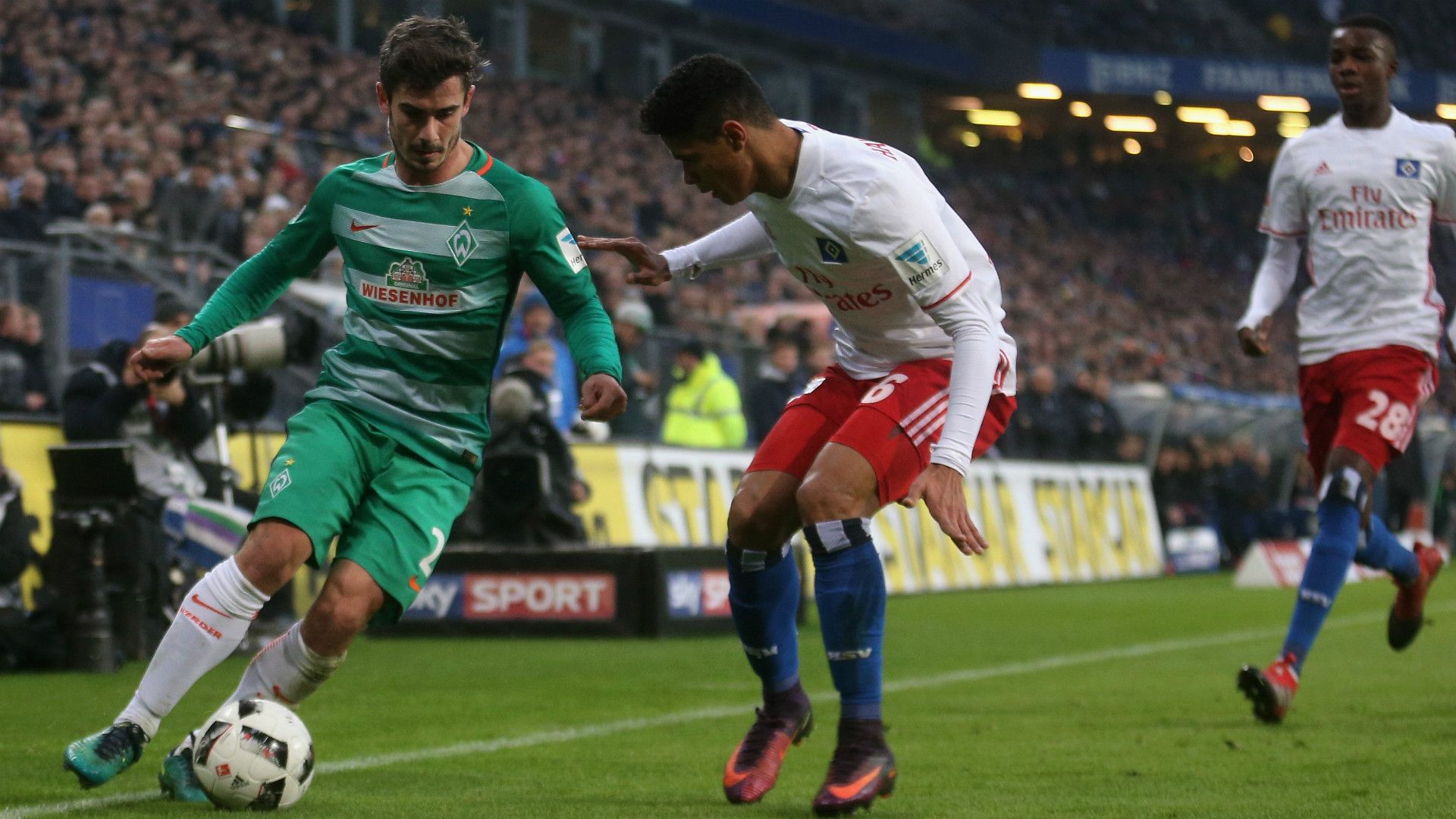 Douglas Santos Fin Bartels Hamburger SV Werder Bremen Bundesliga 26112016