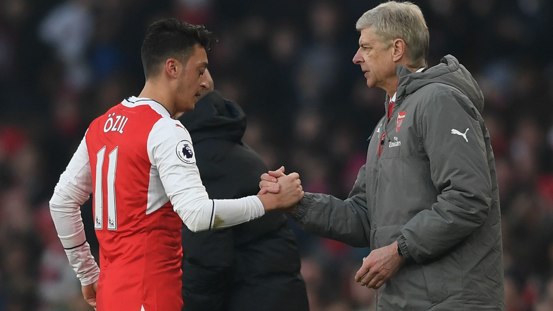Arsene Wenger Mesut Özil FC Arsenal Premier League 22012017