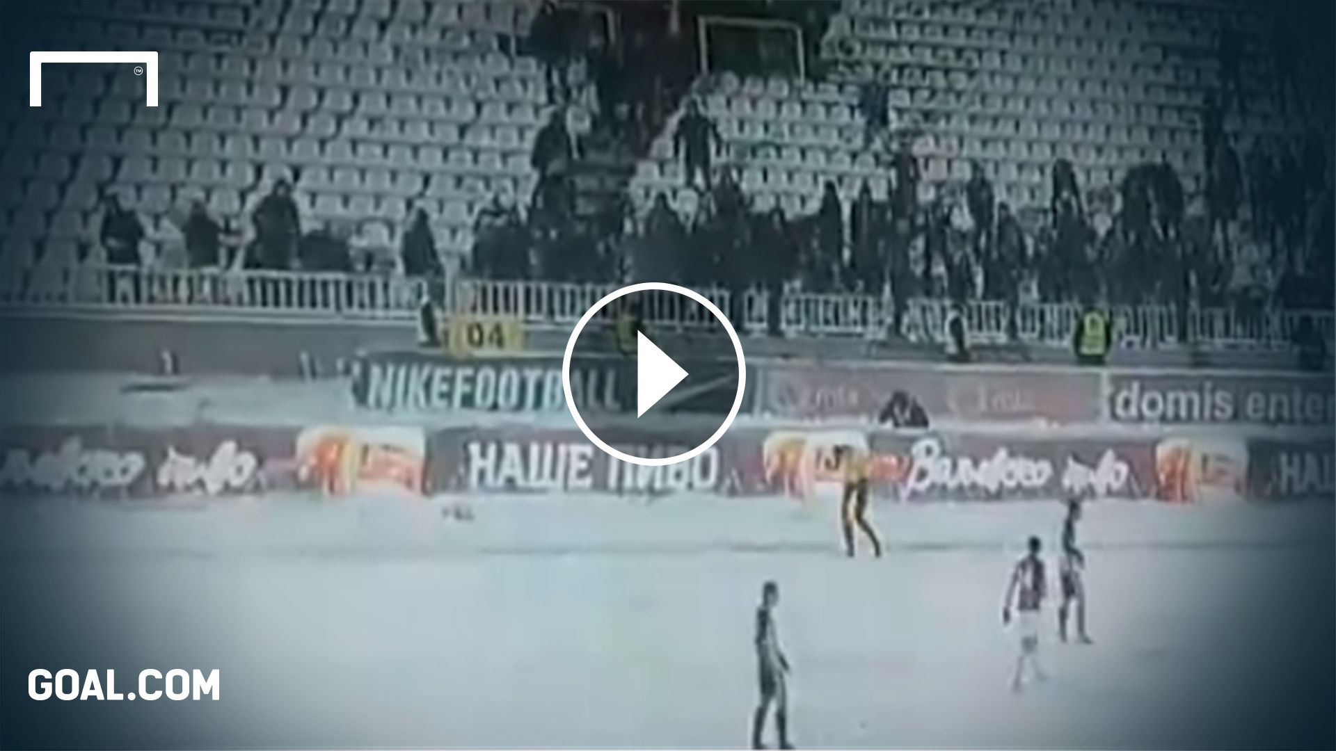 GERMANY ONLY Schneeballschlacht