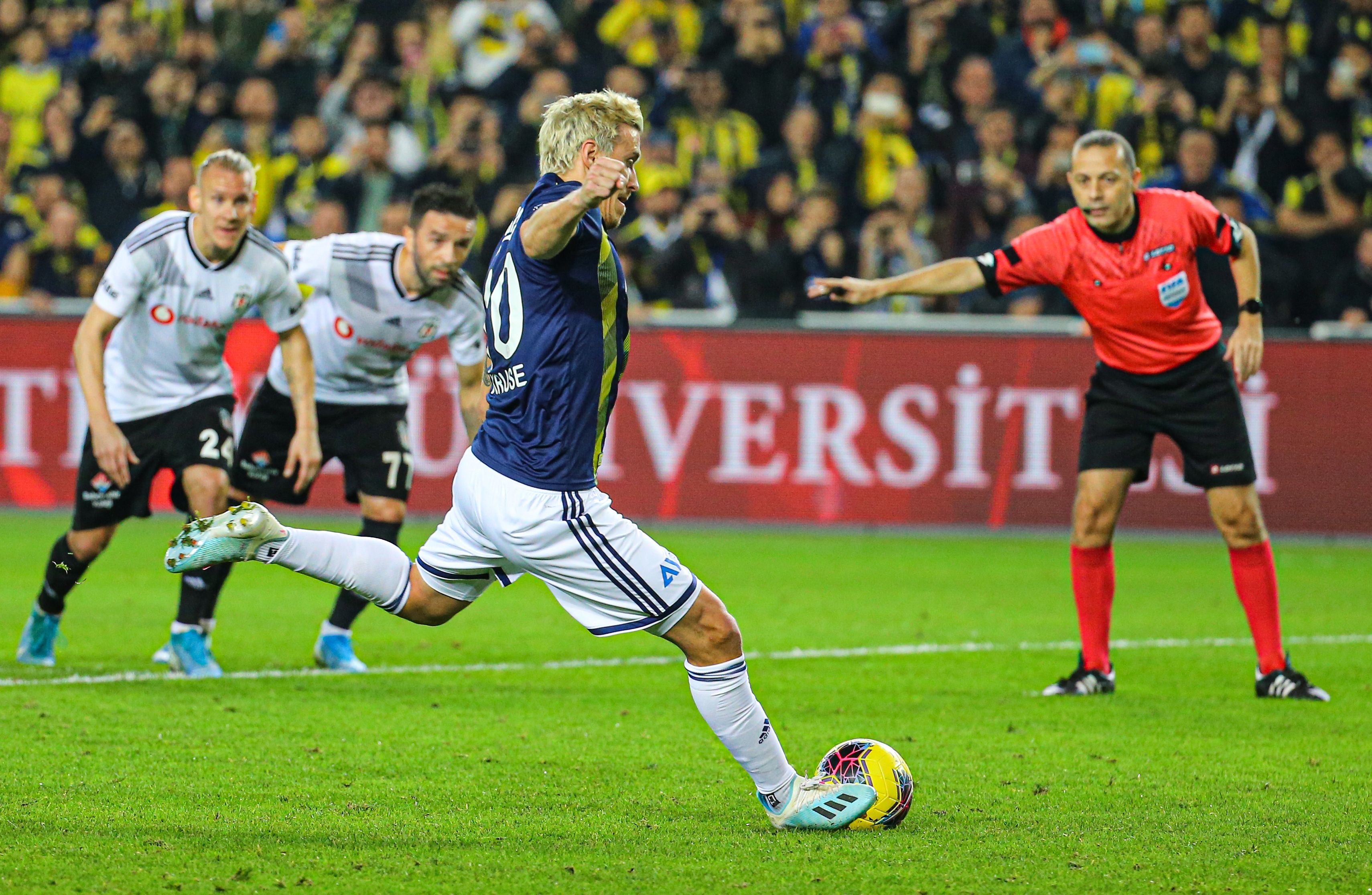 Max Kruse, Fenerbahce v Besiktas 12222019