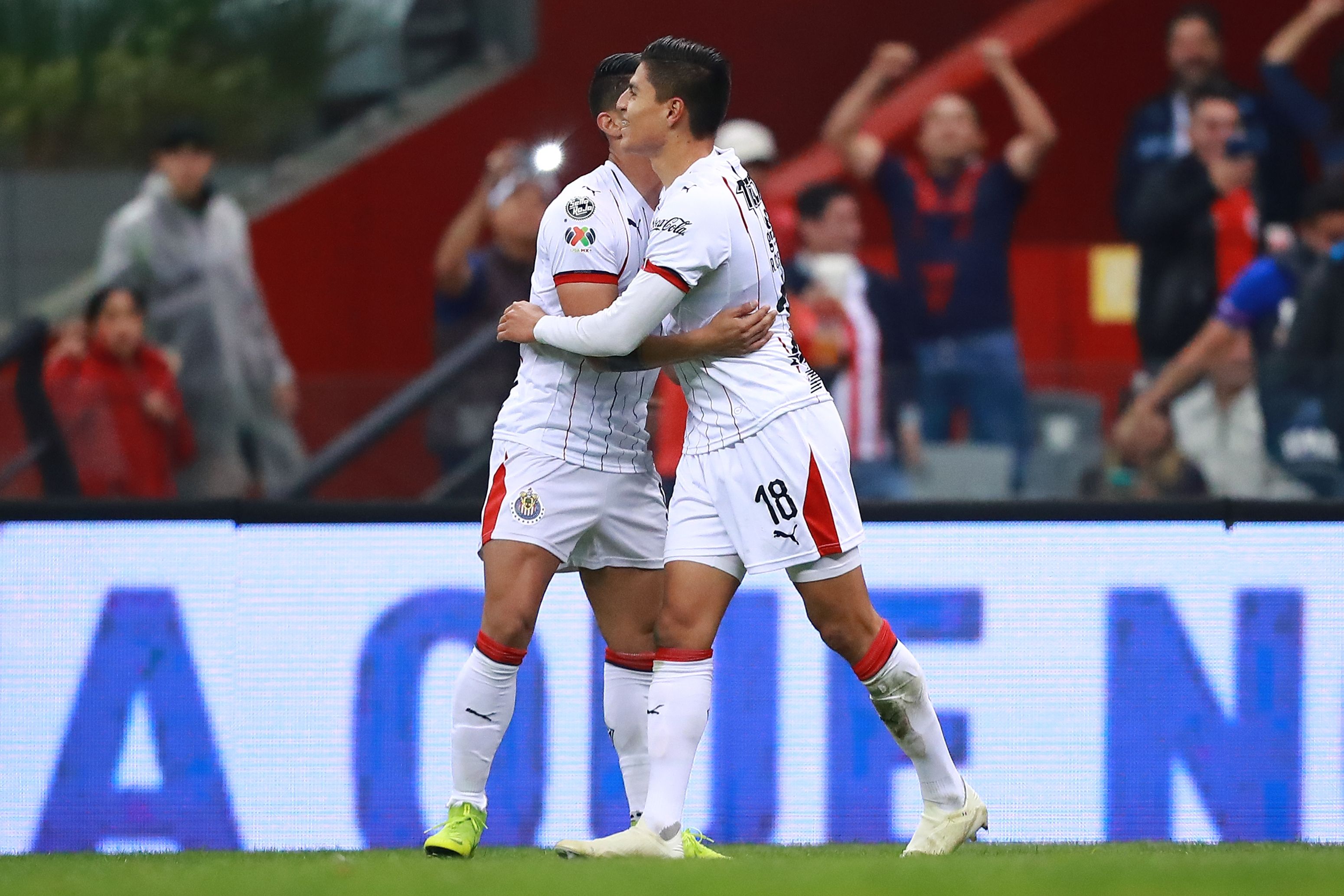 Alan Pulido Ronaldo Cisneros Cruz Azul Chivas