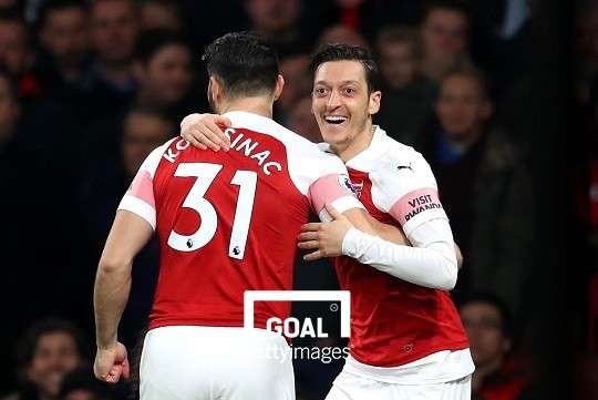 세아드 콜라시나츠, 메수트 외질