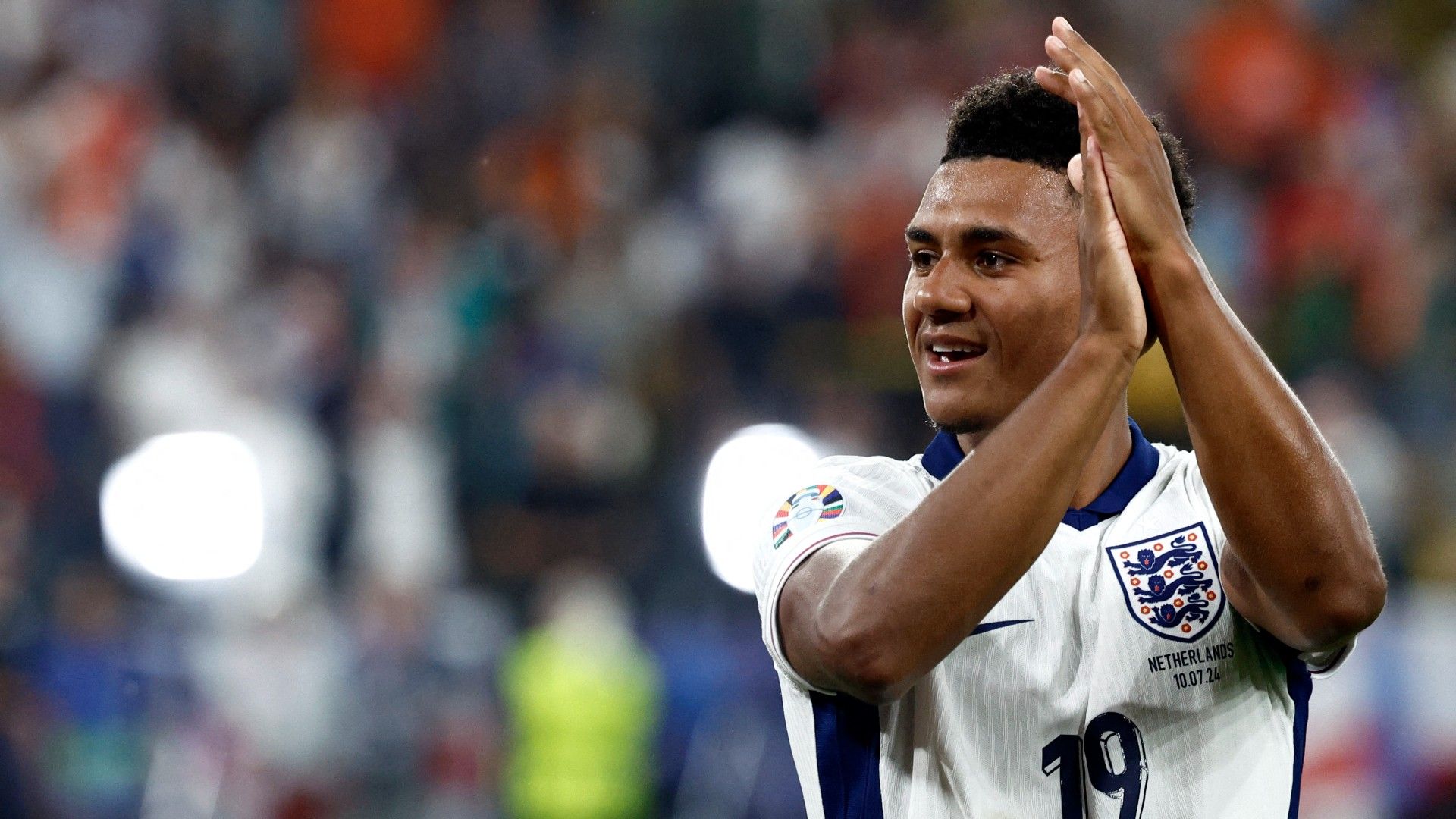 England's forward #19 Ollie Watkins celebrates after winning the UEFA Euro 2024 semi-final 