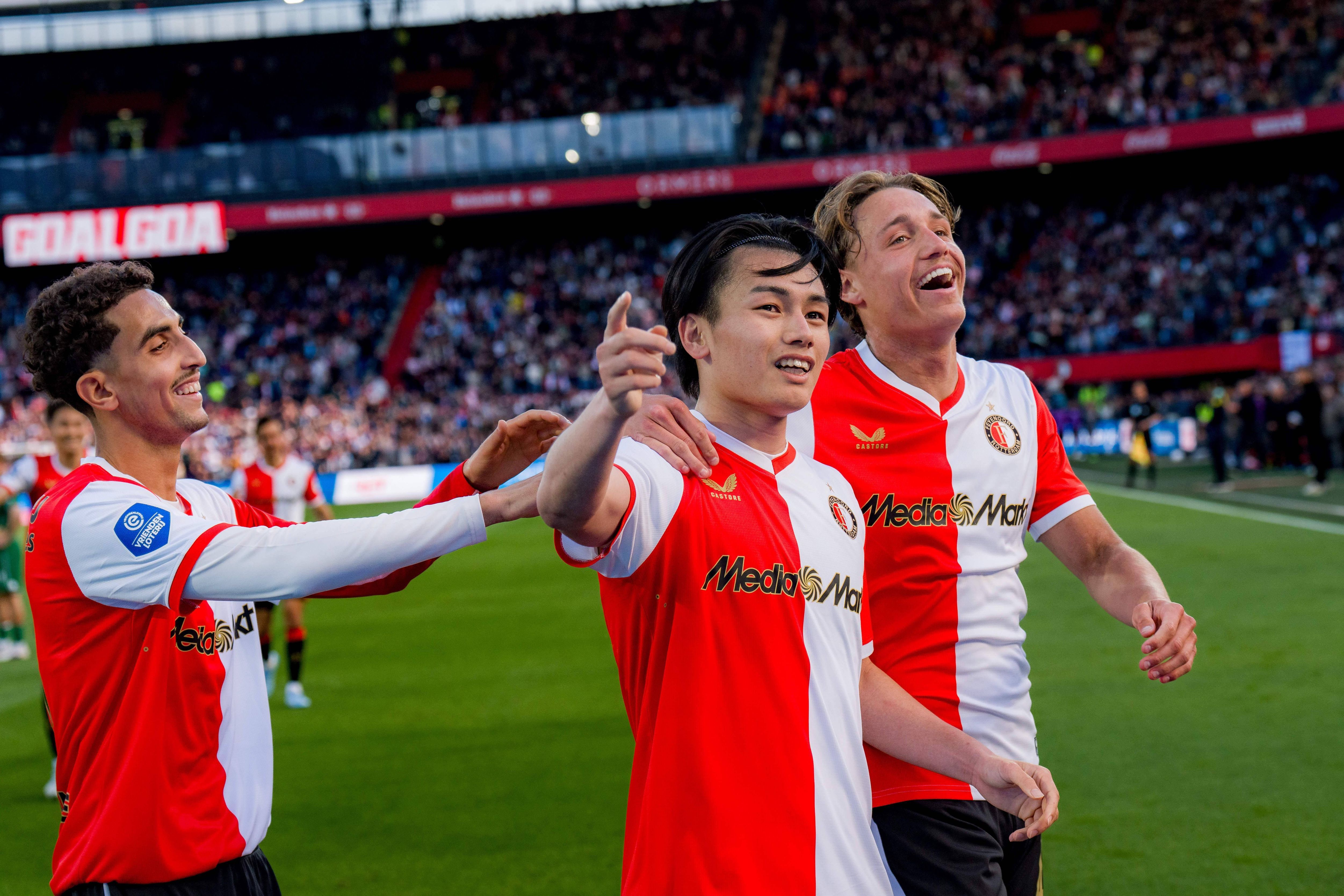 ROTTERDAM, 25-04-2026, Stadium de Kuip ,season 2025 2026 , Dutch Eredivisie football . Match between Feyenoord - FC Groningen , Feyenoord player Oussama Targhalline, Feyenoord player Ayase Ueda and Tobias van den Elshout Feyenoord - Groningen x203285664x Copyright: