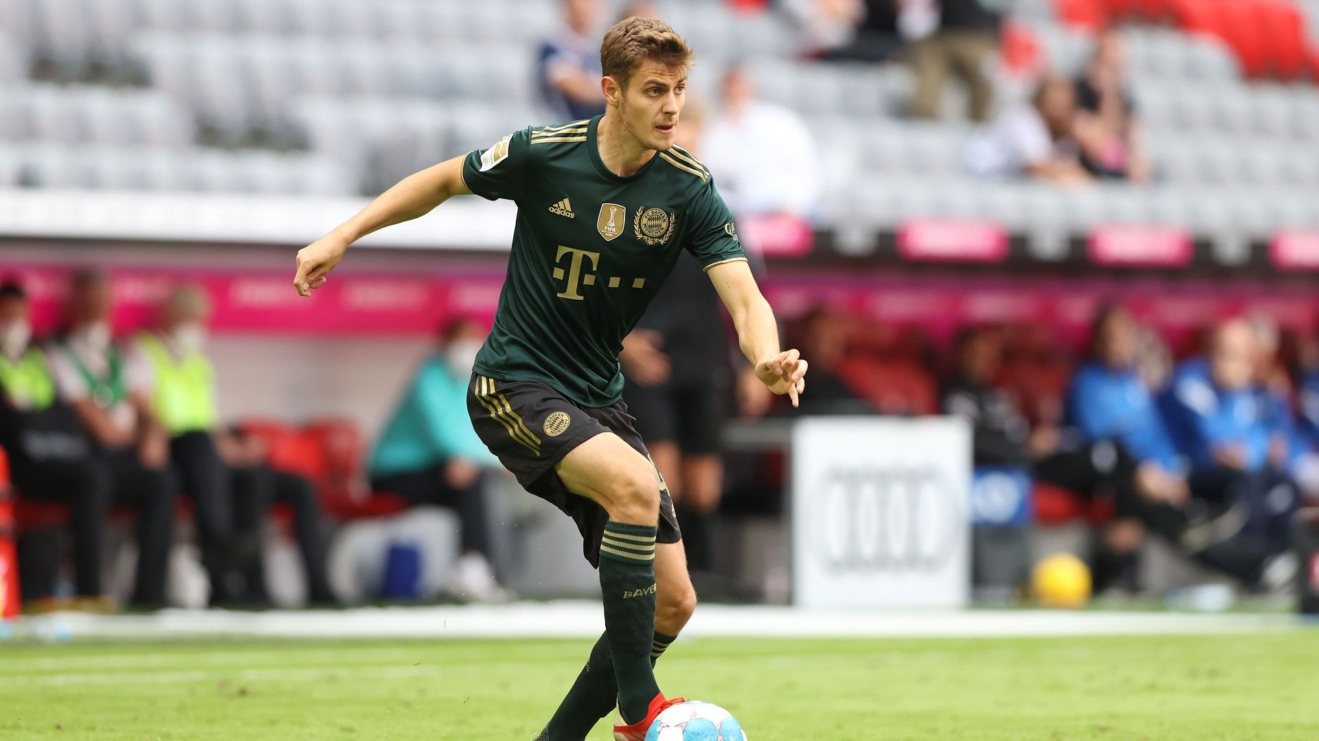 Josip Stanisic FC Bayern 18092021