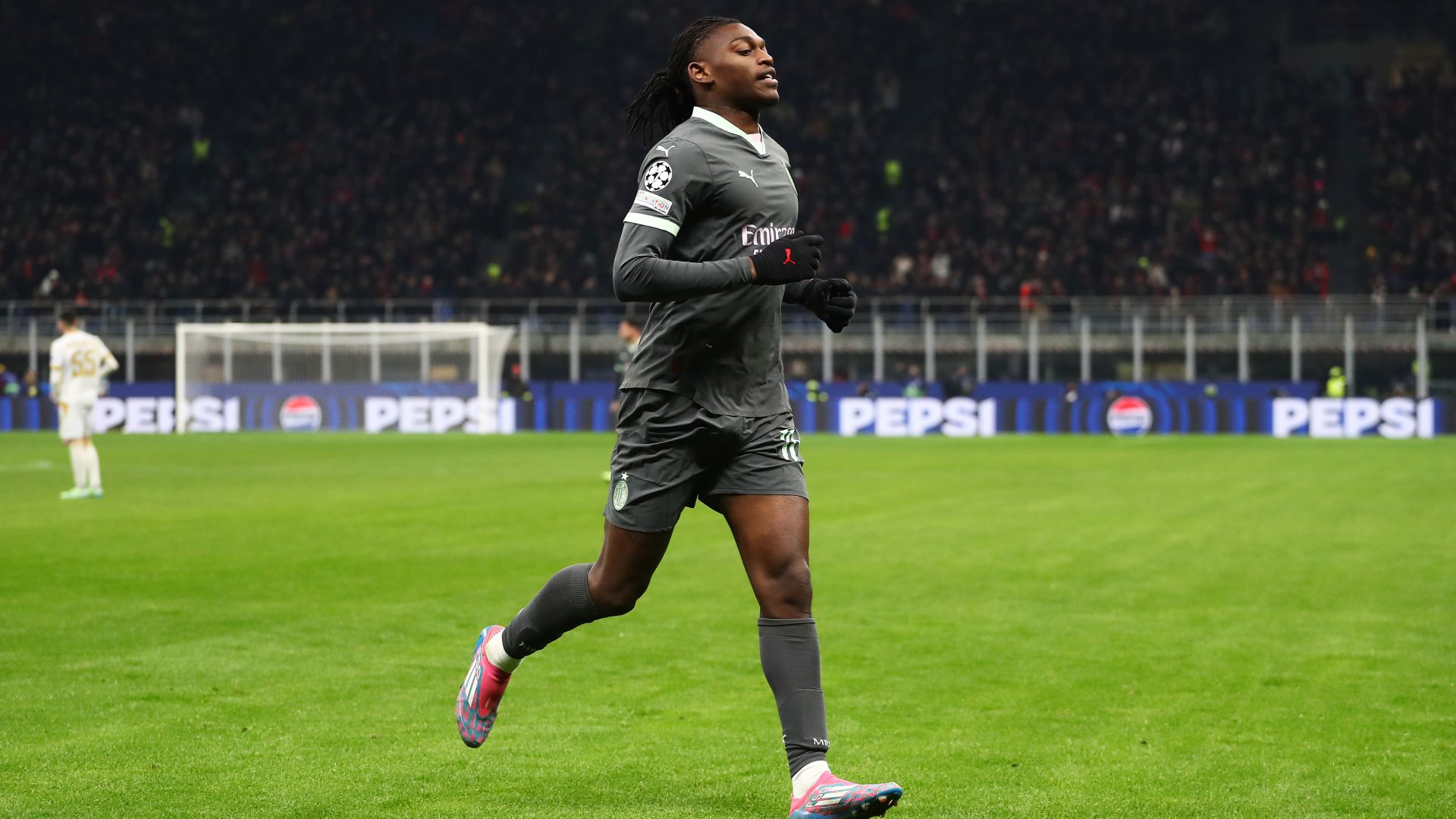 Leao Milan Stella Rossa