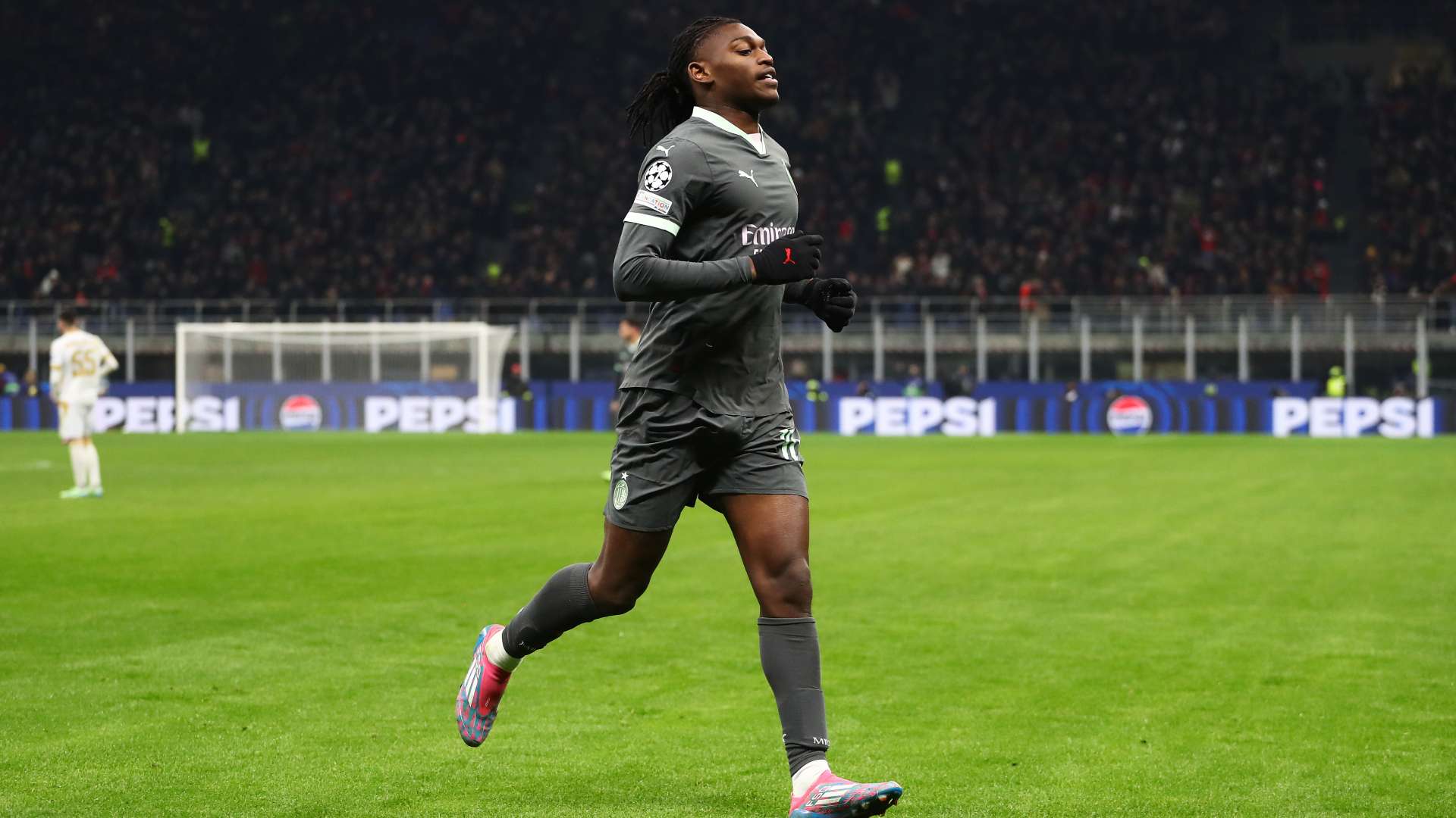 Leao Milan Stella Rossa