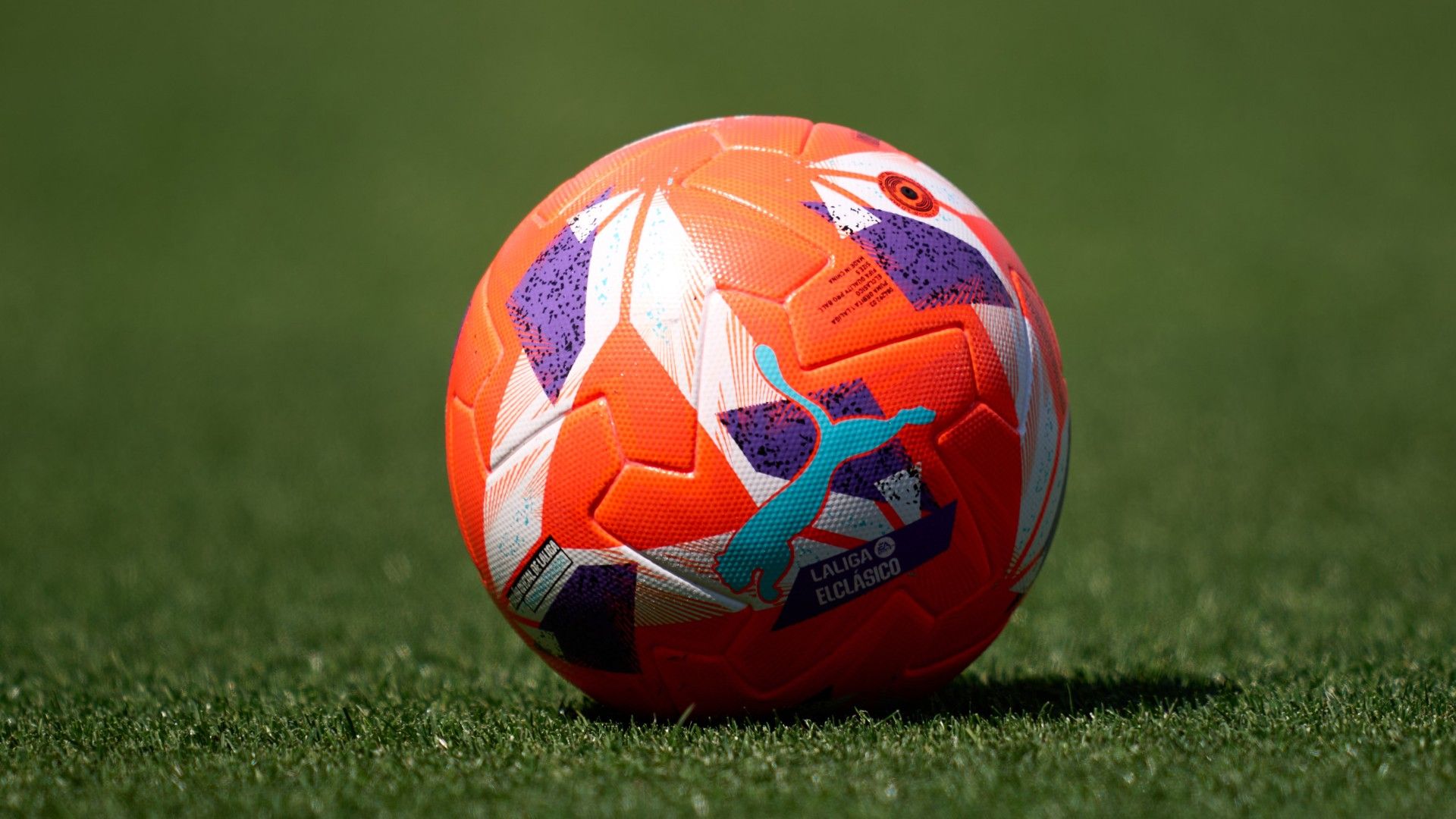 A view of the Puma Orbita Fuego ElClasico edition