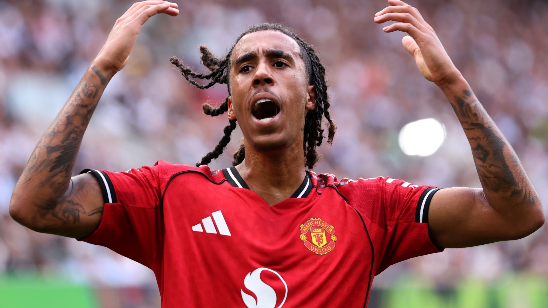 Leny Yoro Manchester United 2025-26