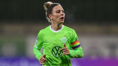 Svenja Huth Wolfsburg Women 2021-22