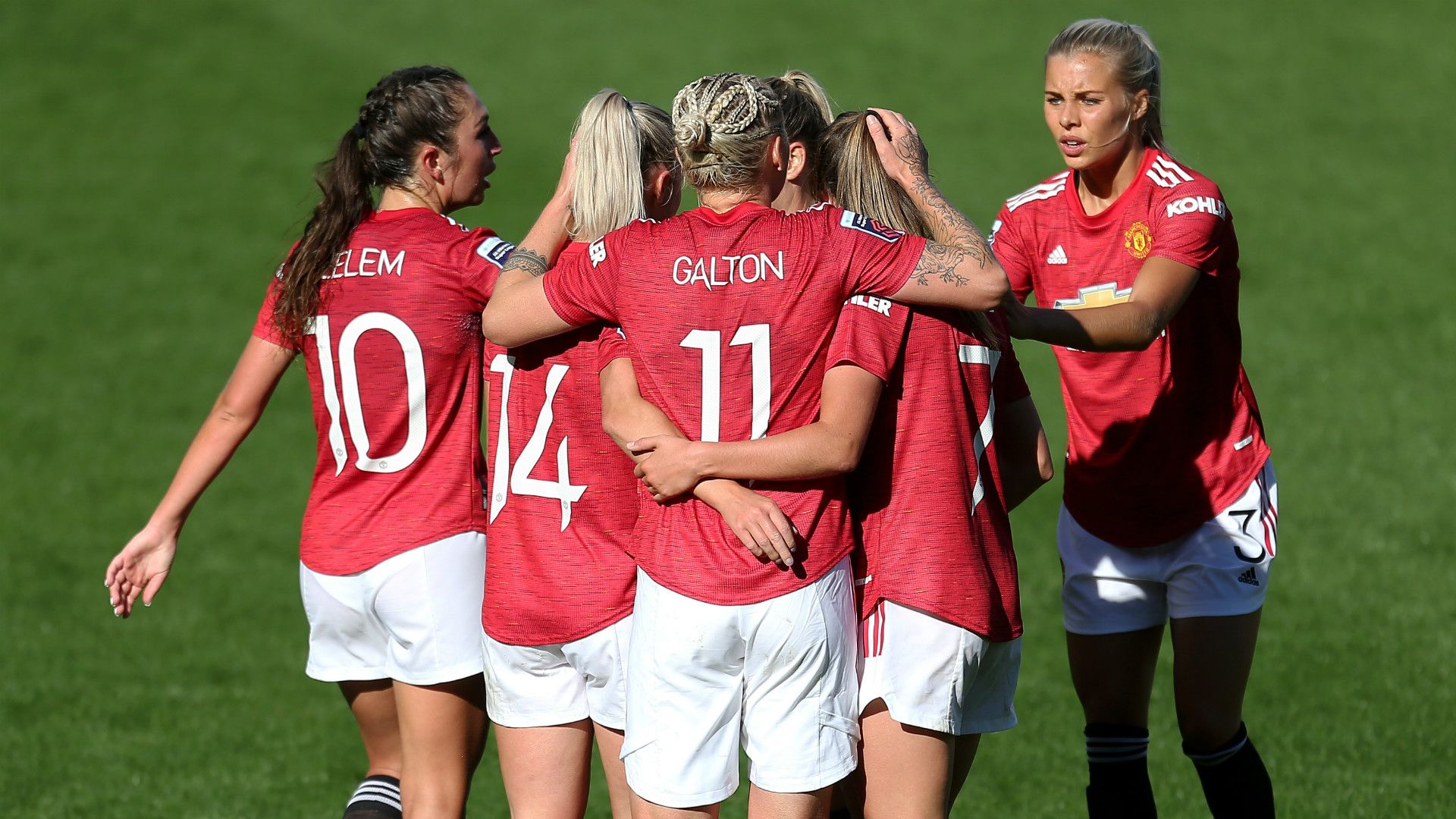 Manchester United celebrate 2020-21