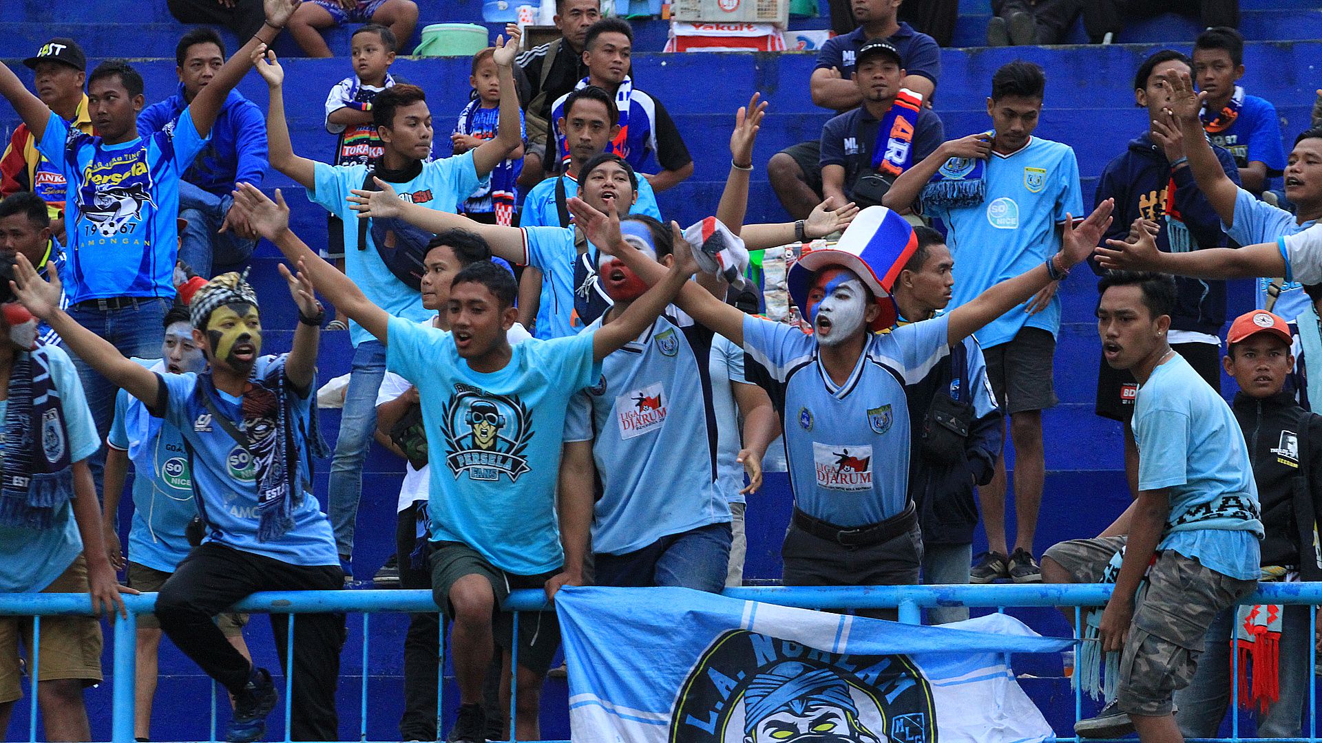 LA Mania - Persela Lamongan Fans