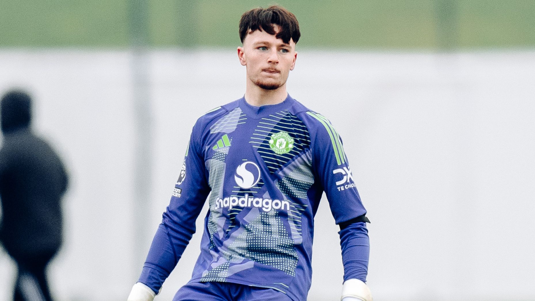 Elyh Harrison Manchester United 2024-25