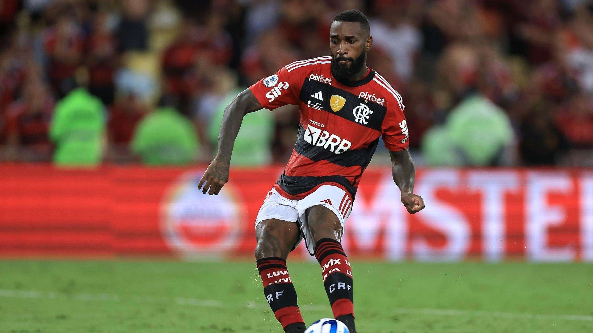 Gerson marca na decisão por pênaltis entre Independiente Del Valle e Flamengo, pela Recopa Sul-Americana 2023