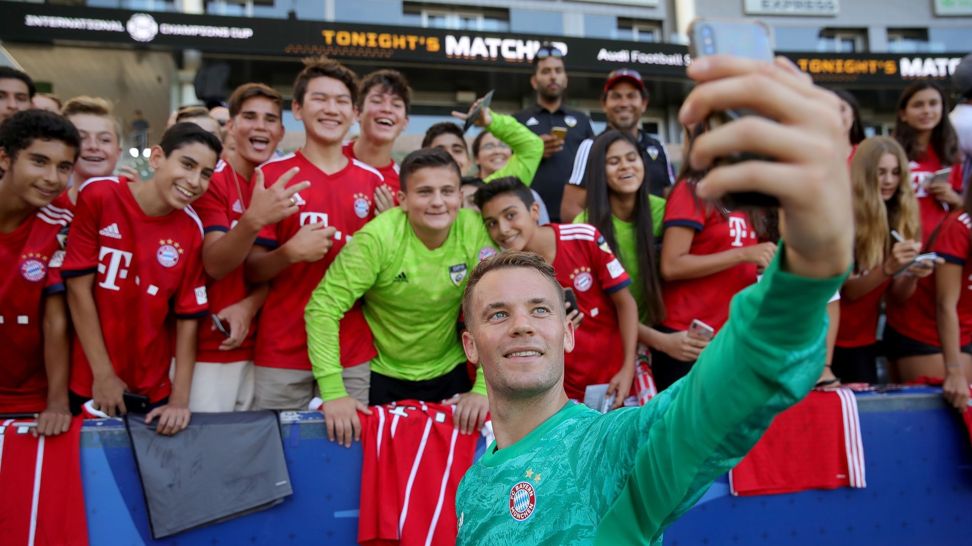 bayern neuer selfie 16072019