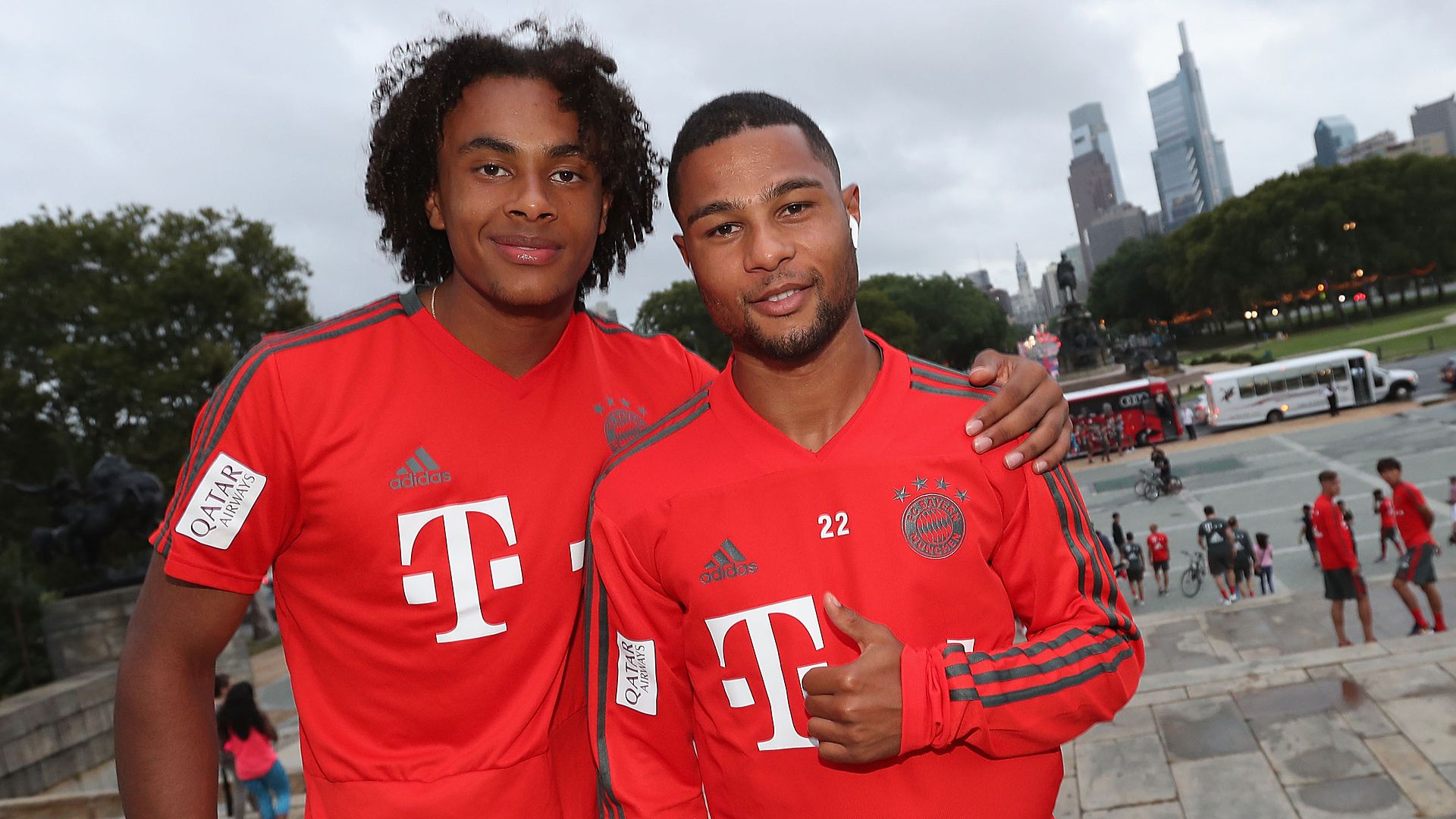 Joshua Zirkzee Serge Gnabry FC Bayern