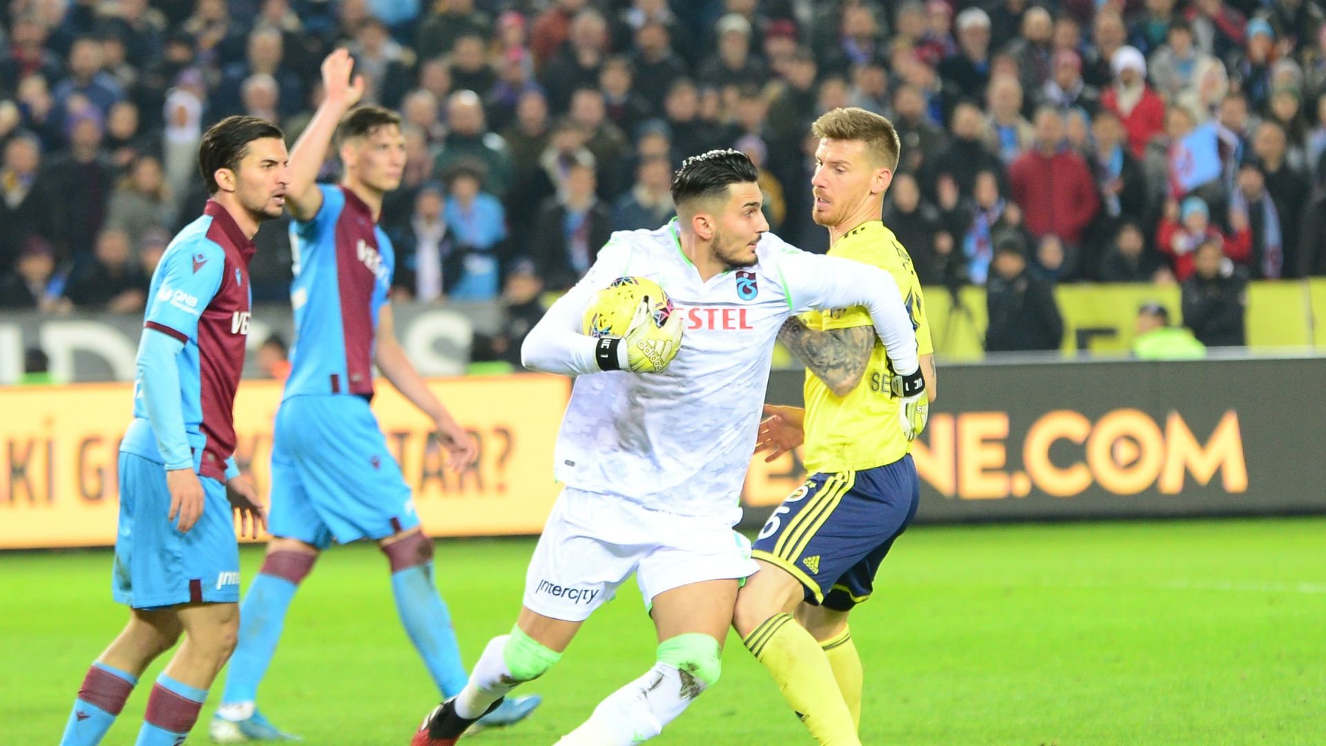 Ugurcan Cakir Trabzonspor v Fenerbahce 02012020
