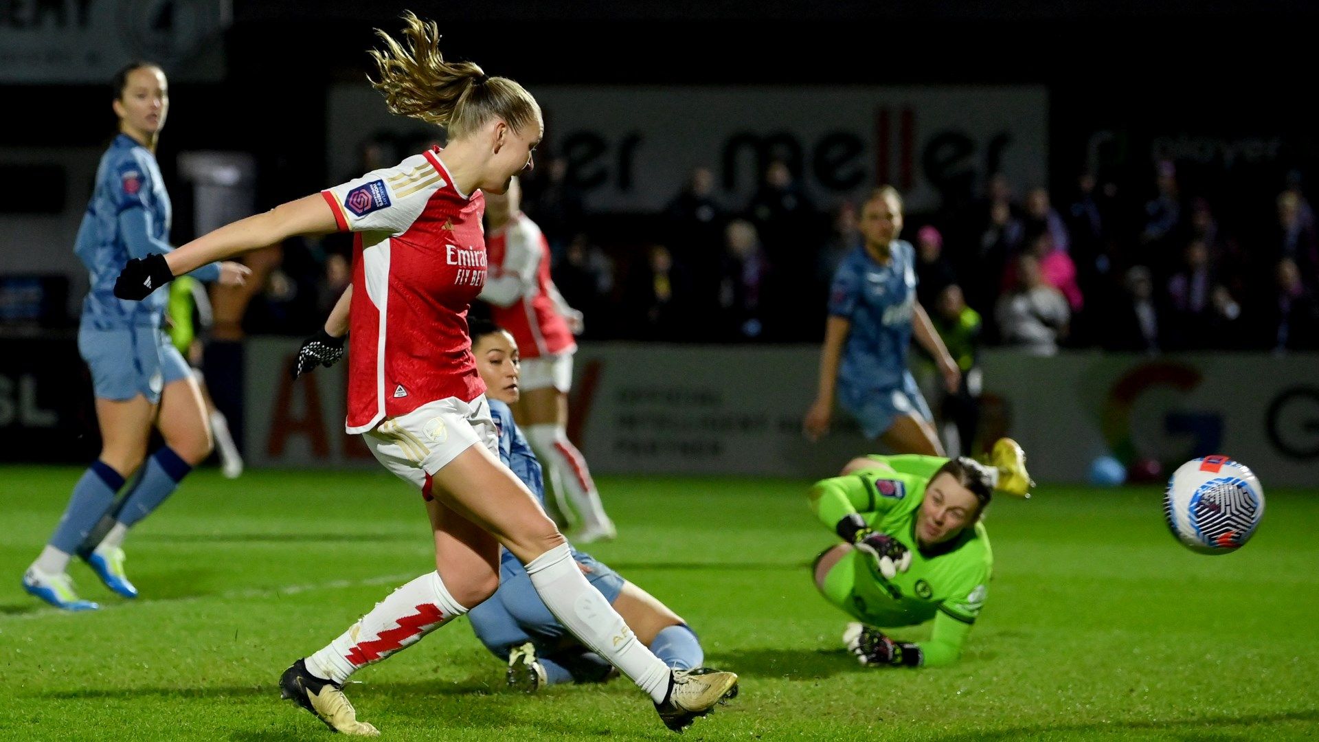 Frida Maanum Arsenal Aston Villa Women 2023-24