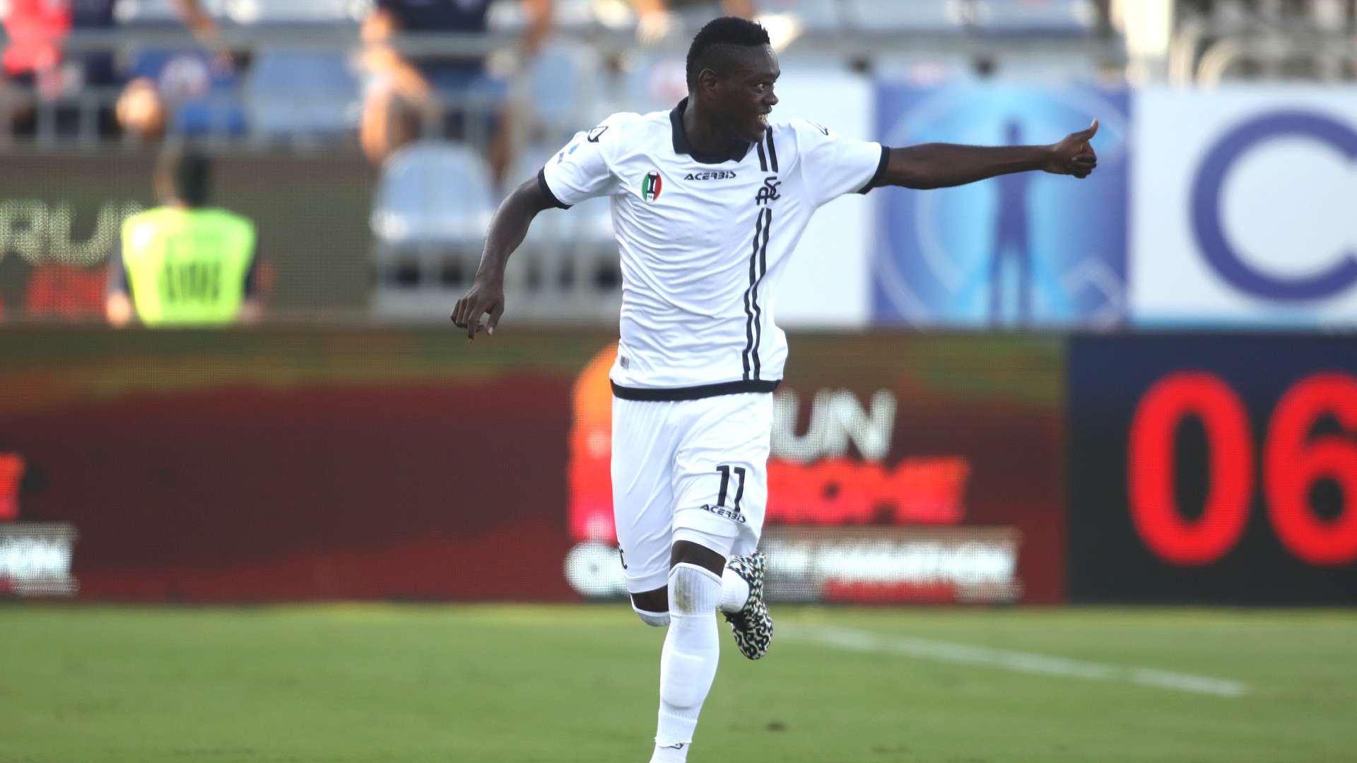 Emmanuel Gyasi Cagliari Spezia Serie A