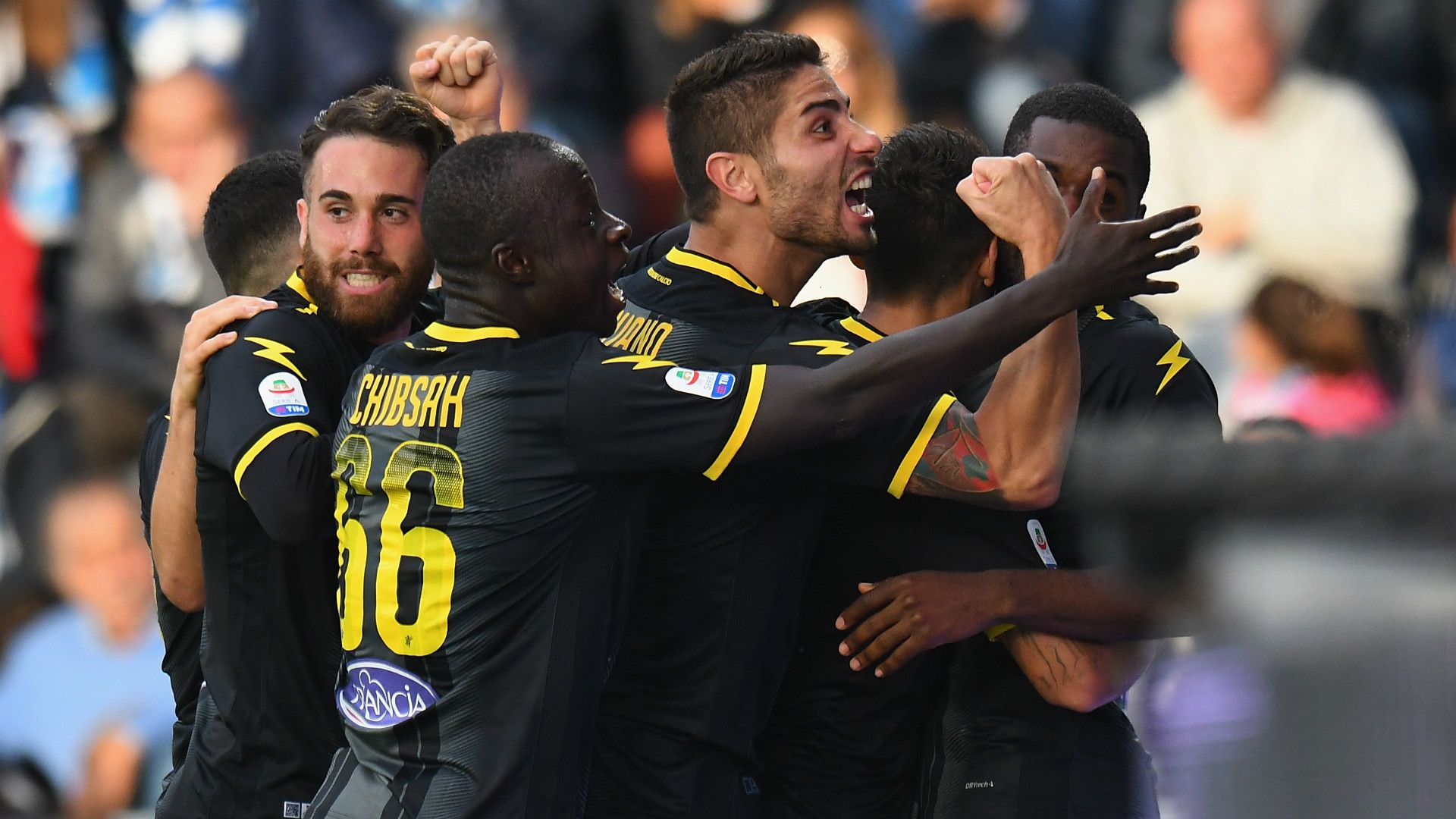 Frosinone celebrating SPAL