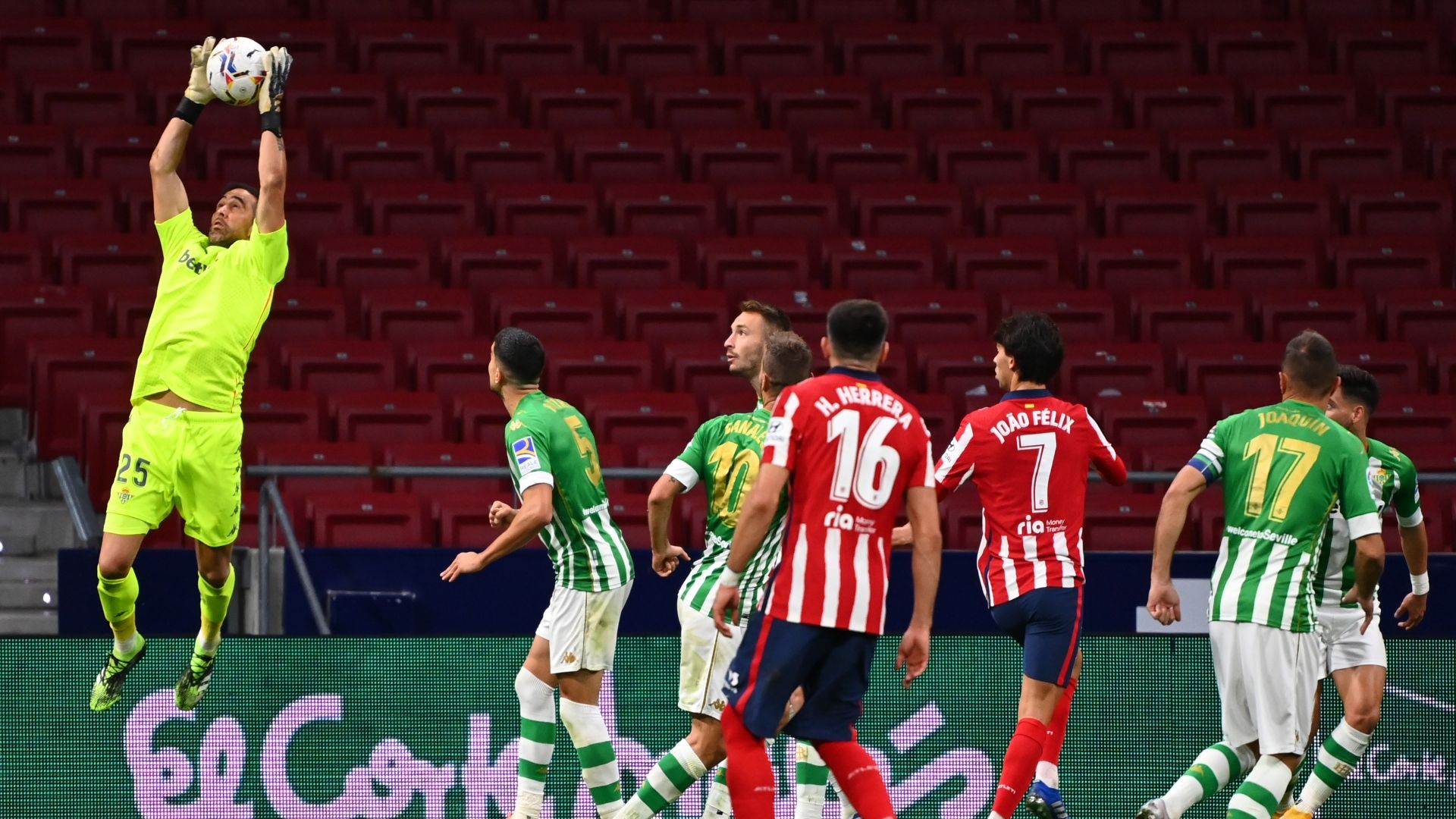 241020 Atlético Betis Claudio Bravo