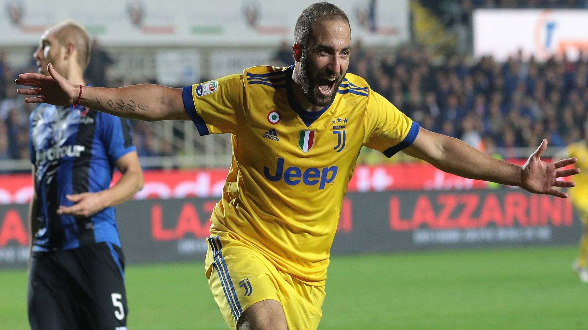 Gonzalo Higuain celebrates goal Atalanta Juventus