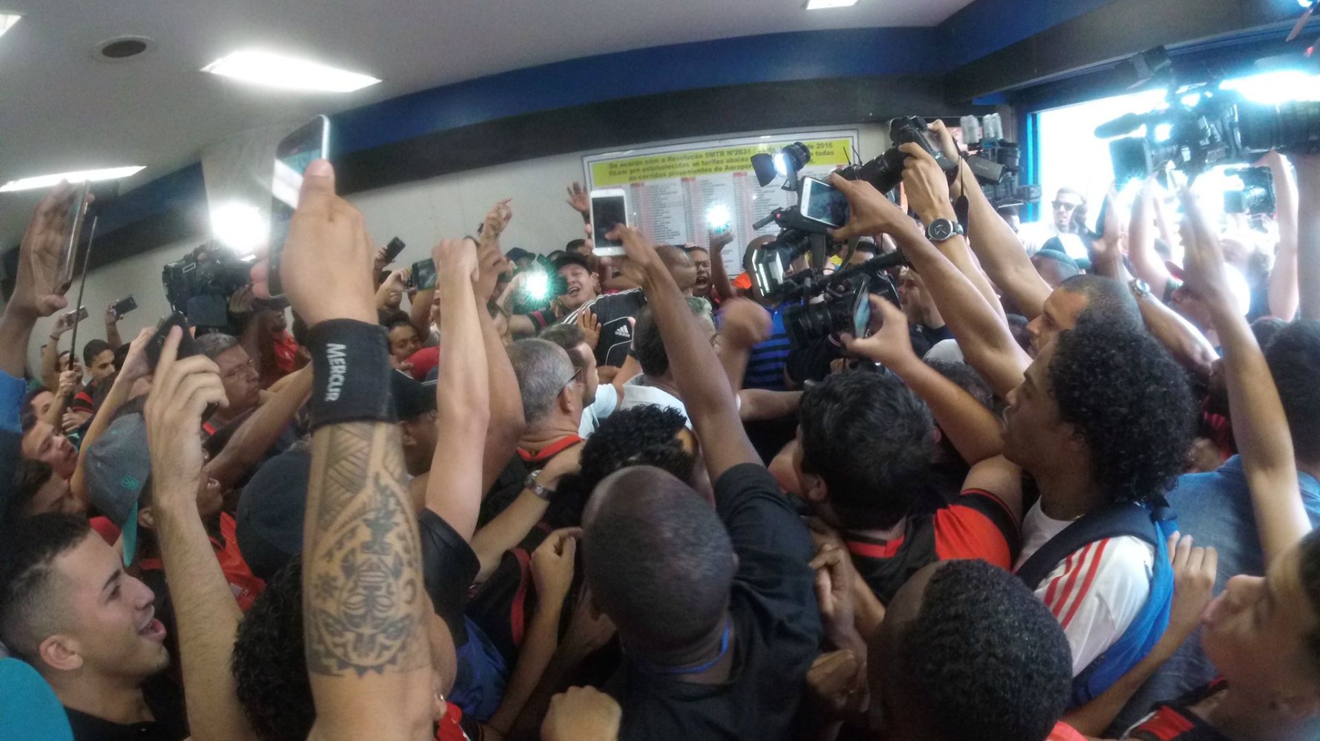 Desembarque Everton Ribeiro Santos Dumont Flamengo