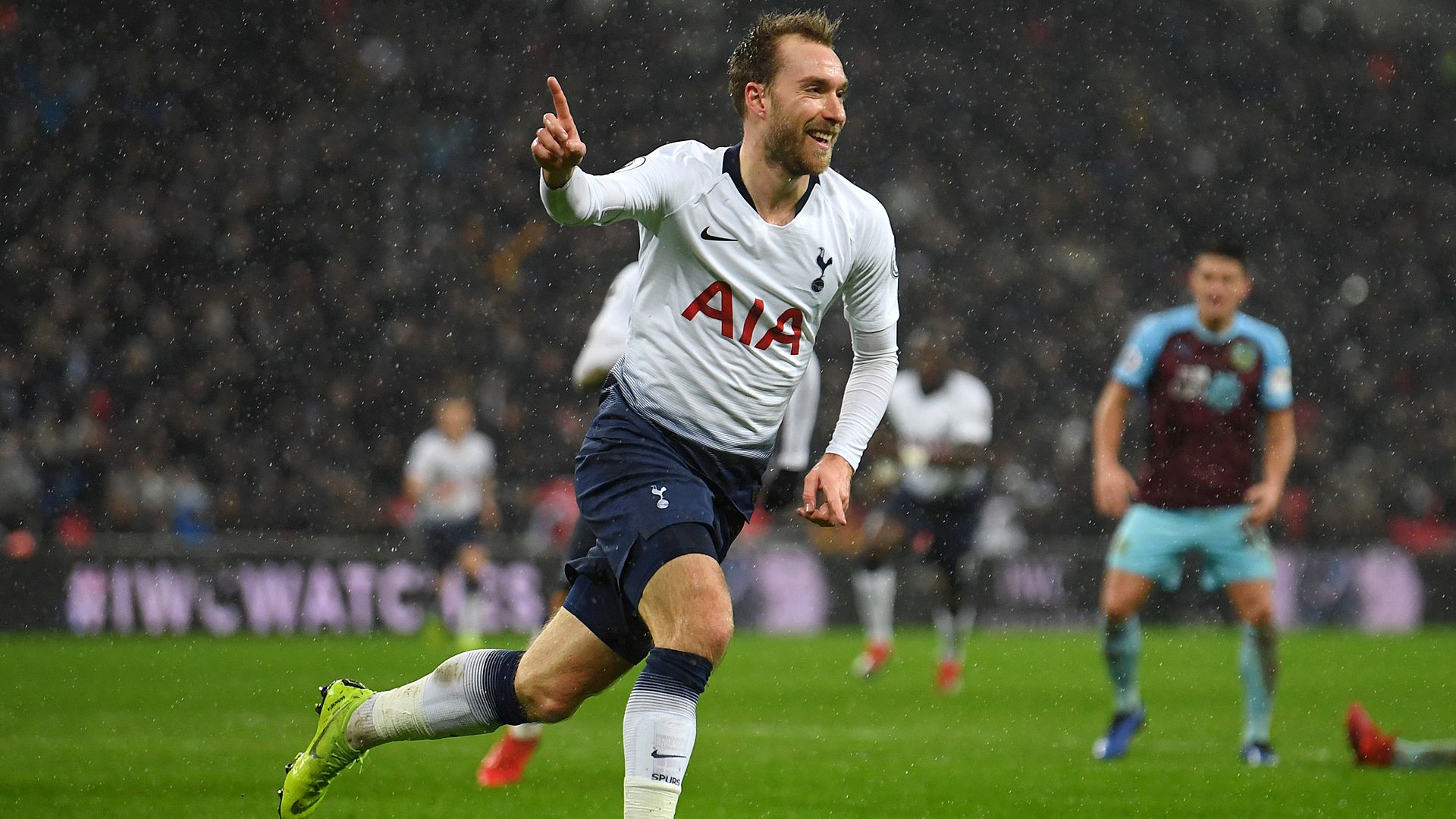 Christian Eriksen Tottenham Hotspur Burnley 18/19