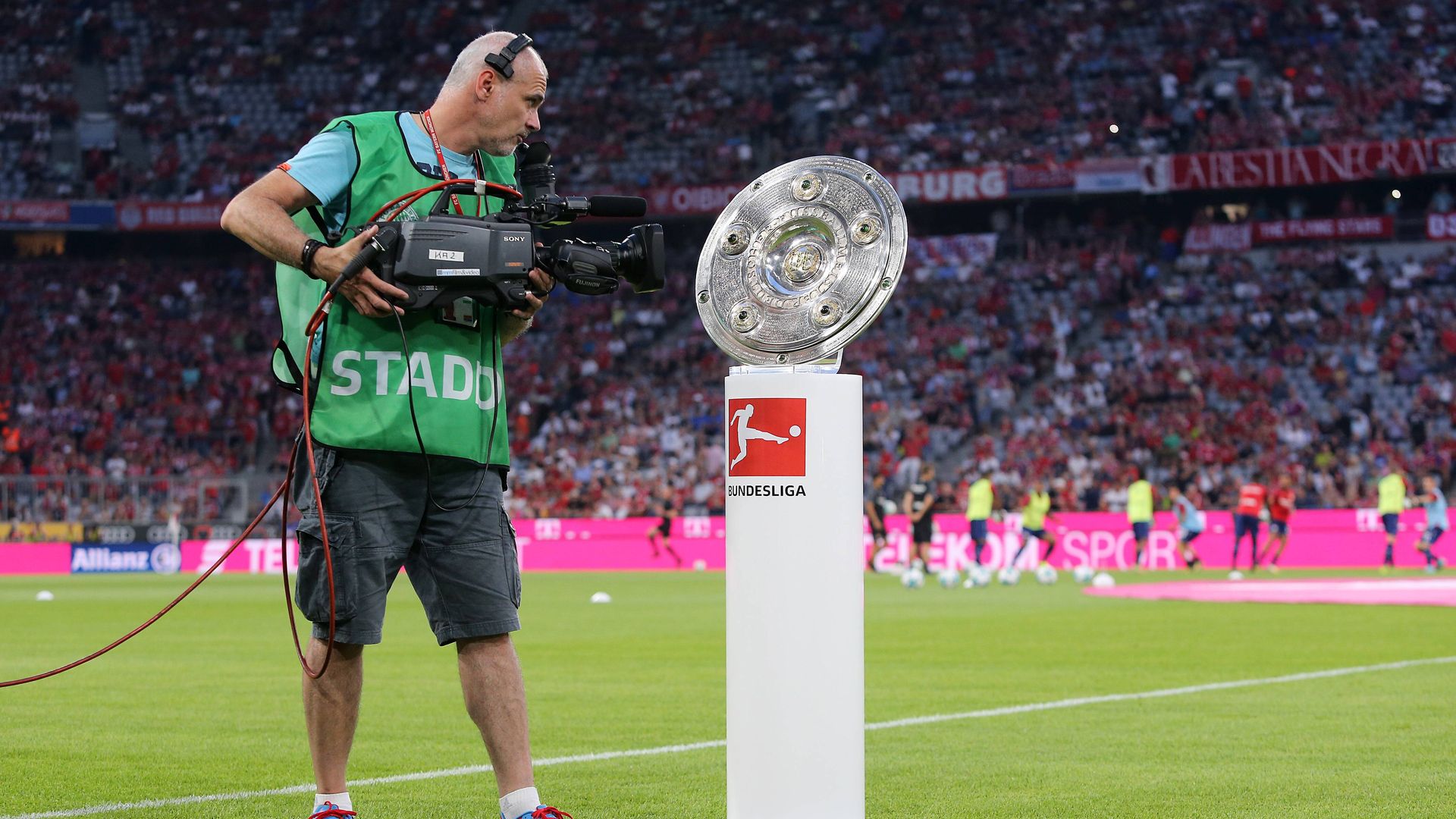 ONLY GERMANY Meisterschale Bundesliga Kamer Kamermann Trophäe Trophy