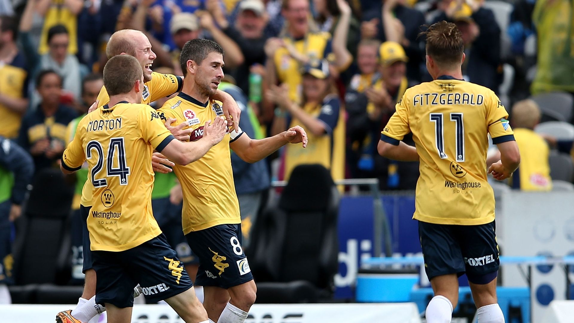 Nick Montgomery Central Coast Mariners A-League 2014-15