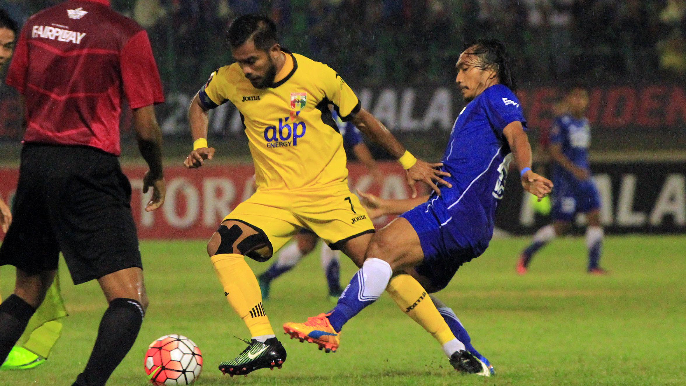 Hariono - Persib Bandung & Zulham Zamrun - Mitra Kukar