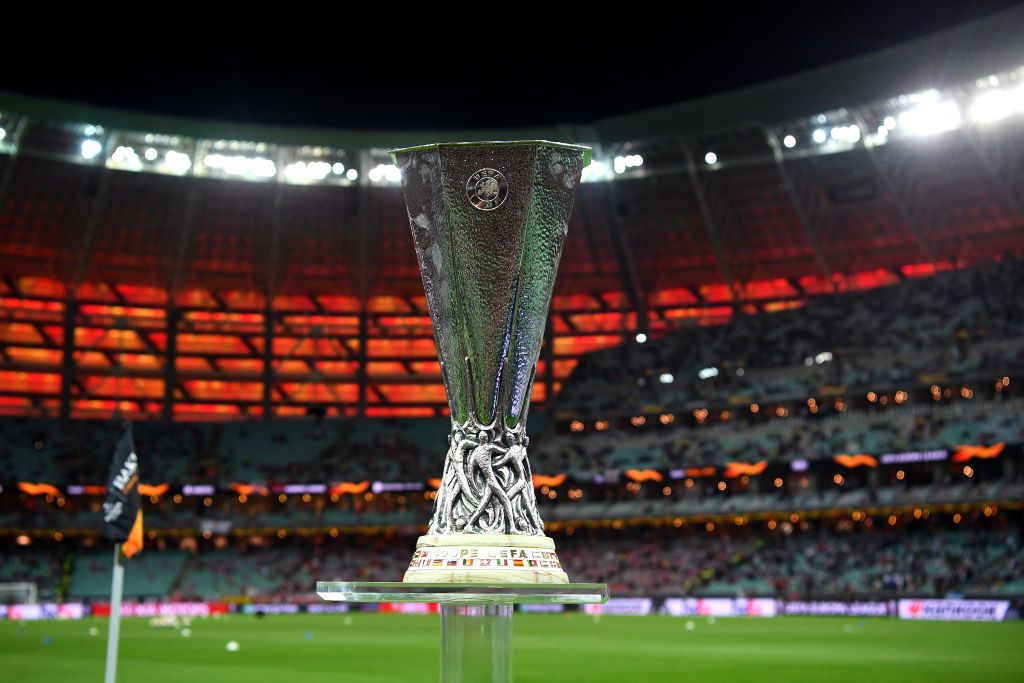 Troféu da Uefa Europa League pouco antes da final entre Chelsea e Arsenal