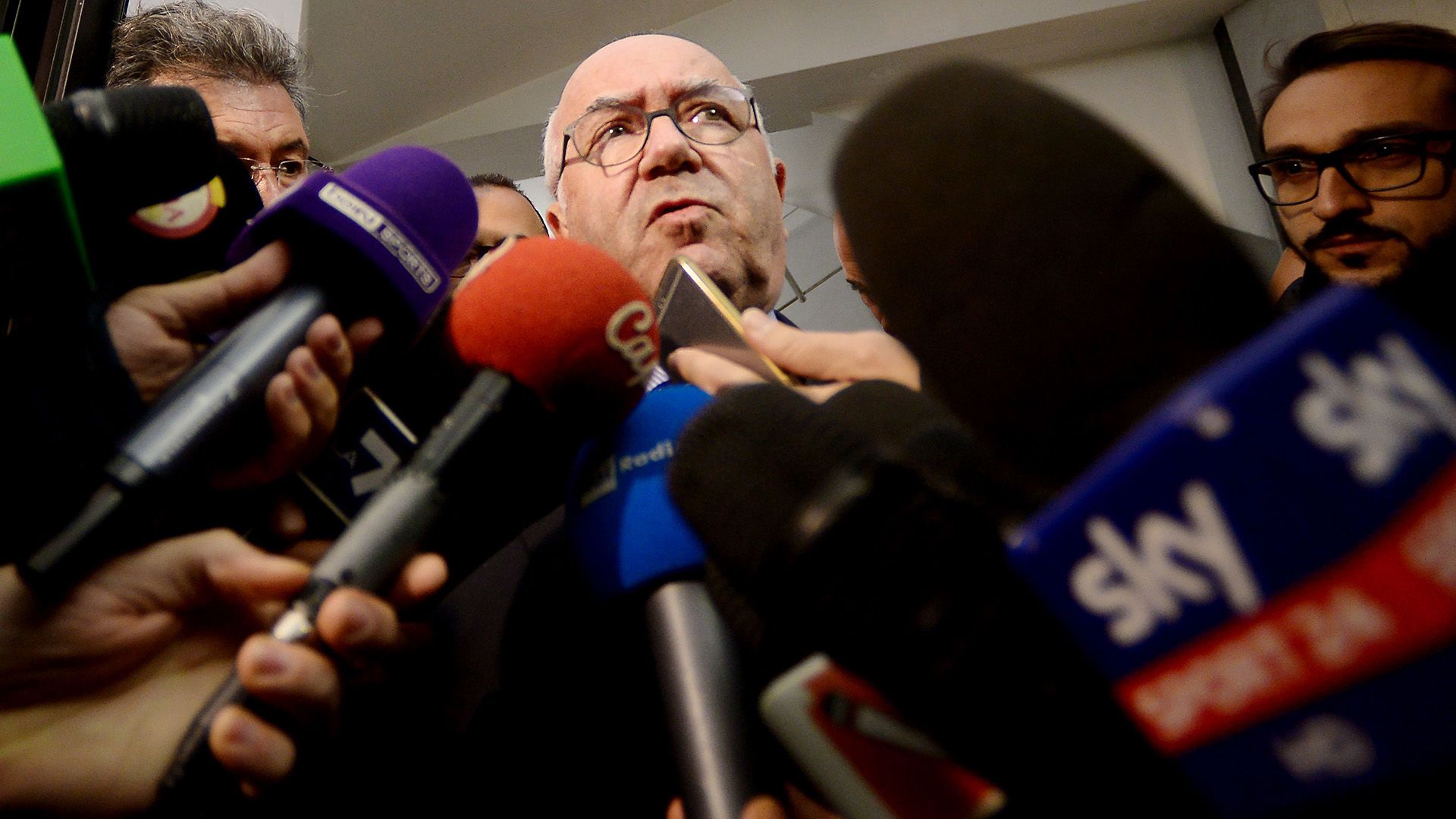 Journalism football reporters