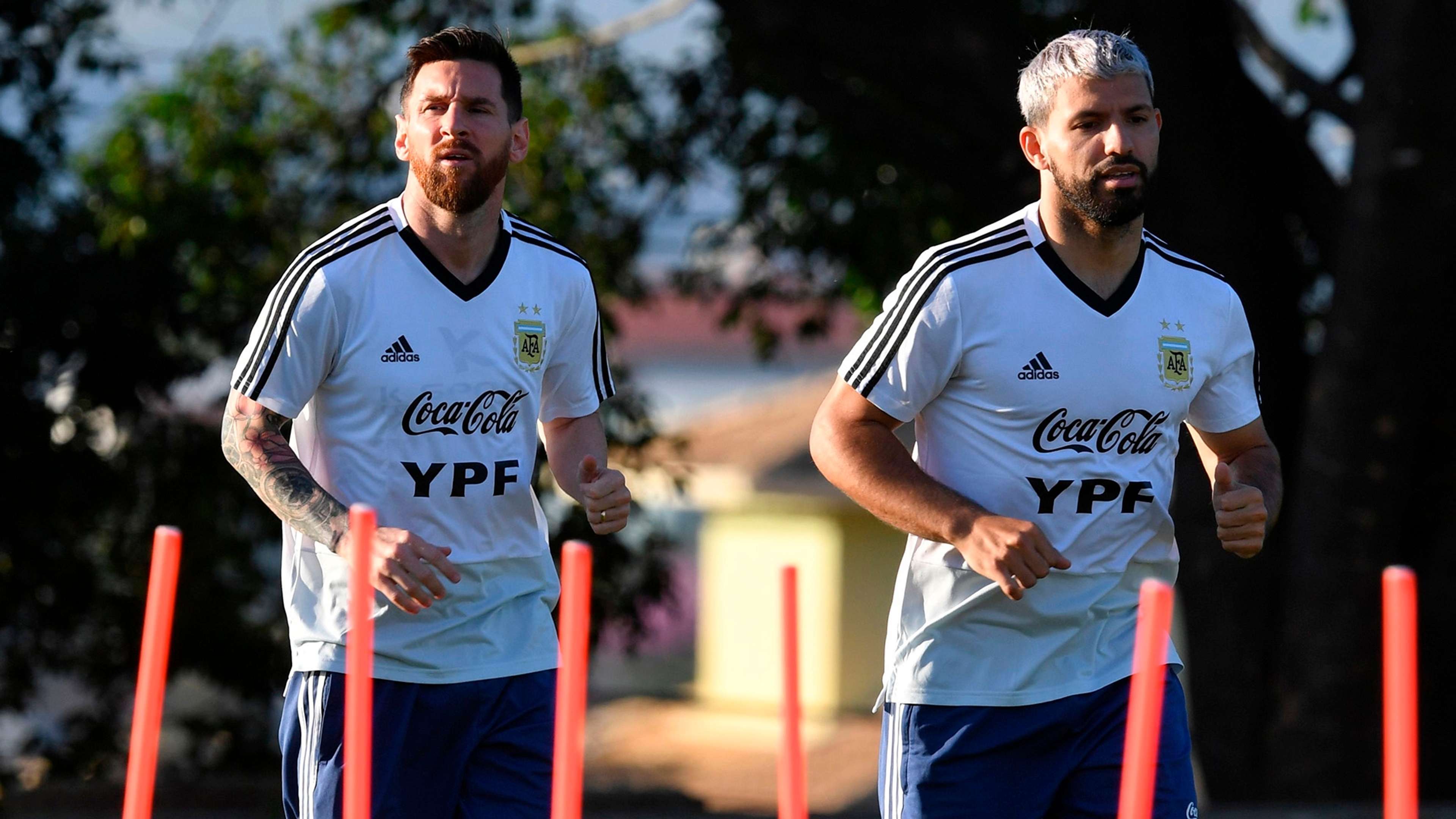 Lionel Messi Sergio Aguero Argentina training