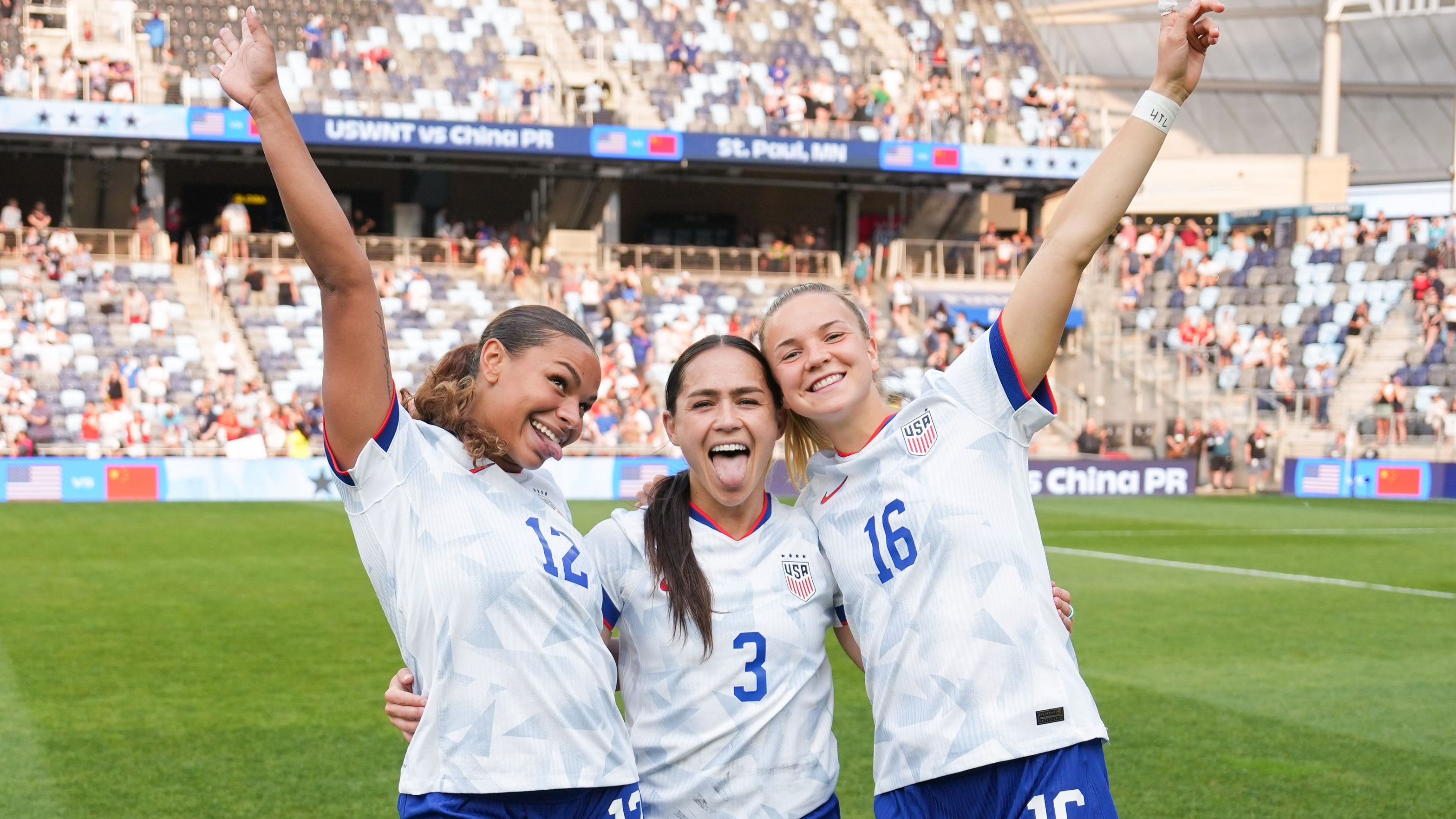 Michelle Cooper, Lo'eau LaBonta, Claire Hutton