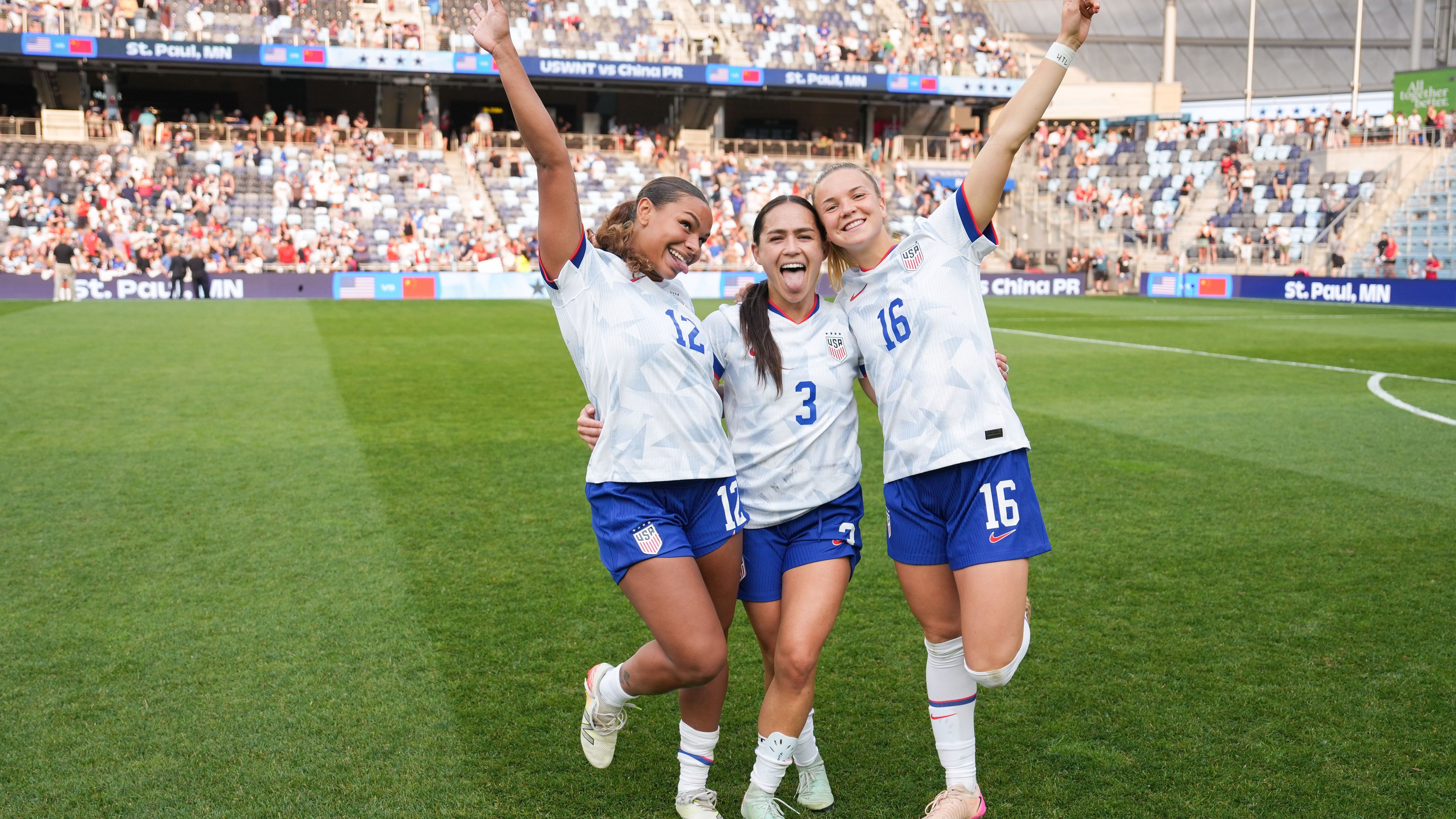 Michelle Cooper, Lo'eau LaBonta, Claire Hutton